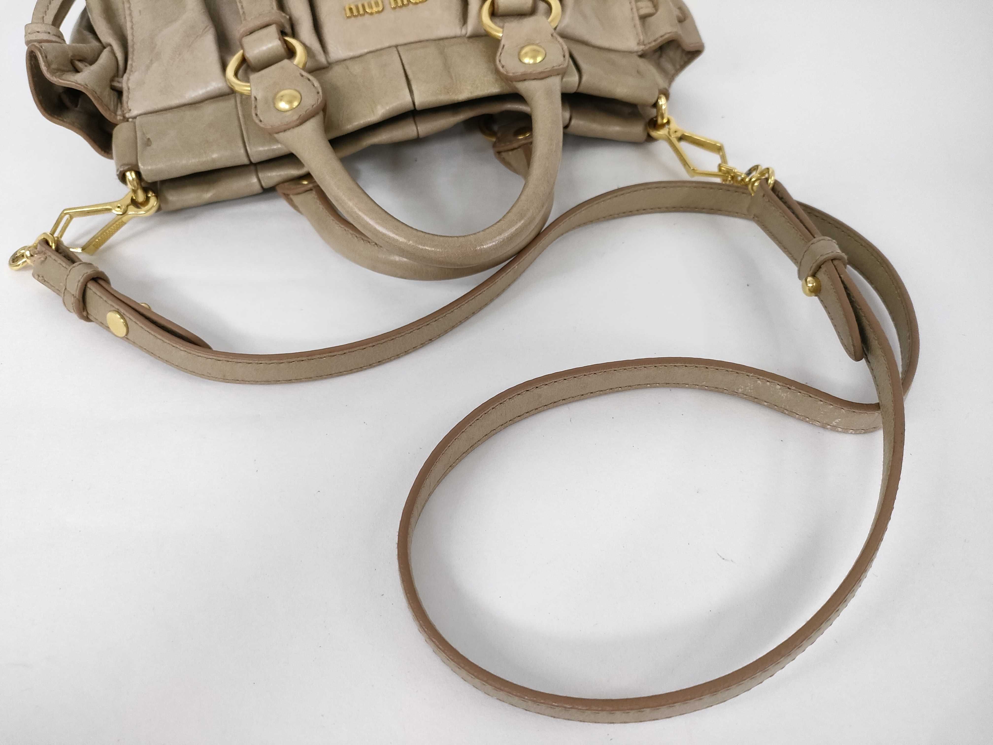 Vitello 2-way Handbag/Shoulder Bag, Beige Handbag — view 6