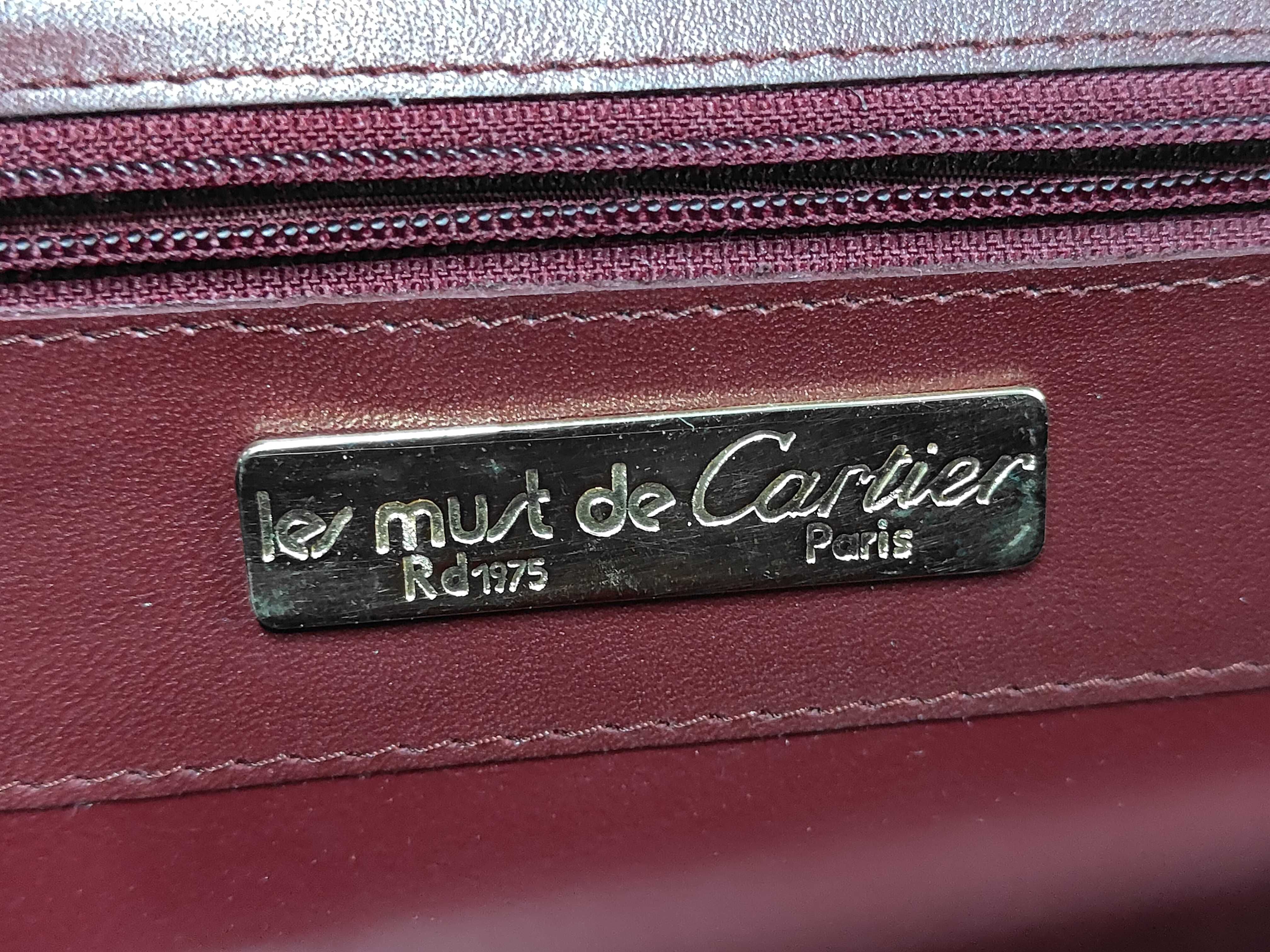 Must leather shoulder bag with dust bag and box. — view 9