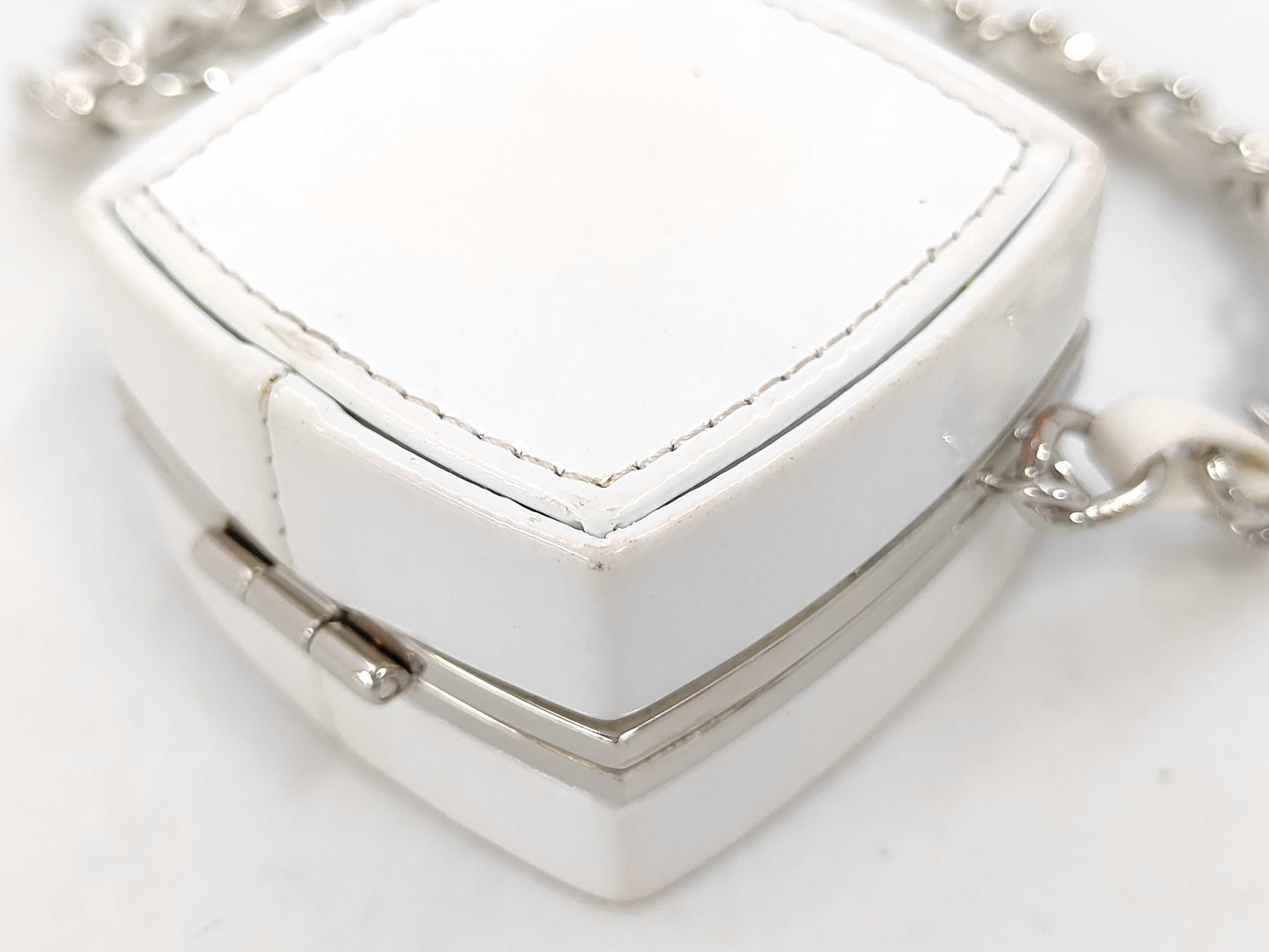 Small Item Case, Patent Leather, Chain Bag — view 3