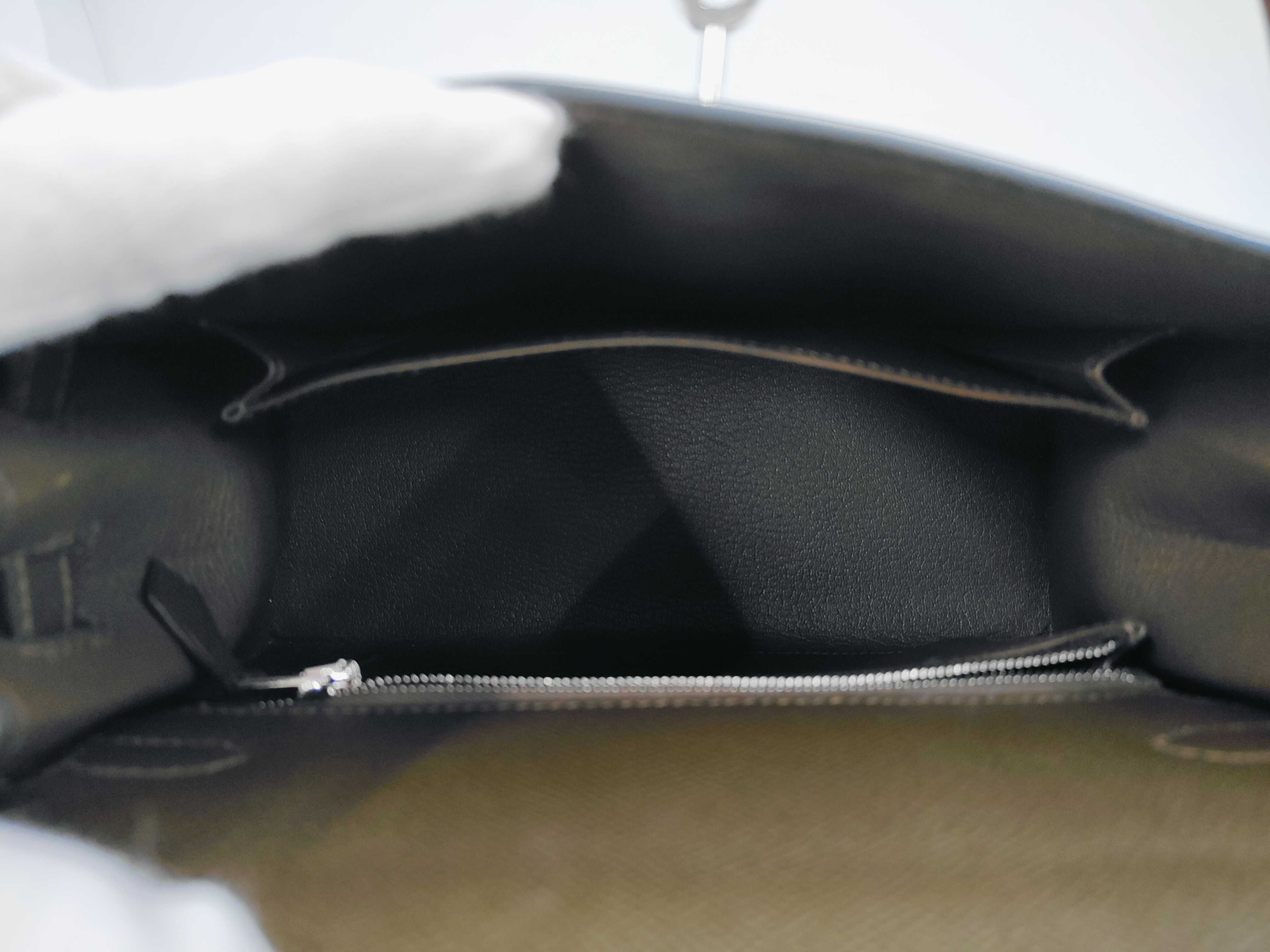 Kelly 25 Vert Roden Epsom Leather Handbag with Silver Hardware (G Stamp) — view 9