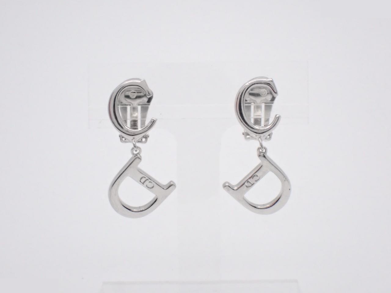 Other lines: Precious metals and earrings