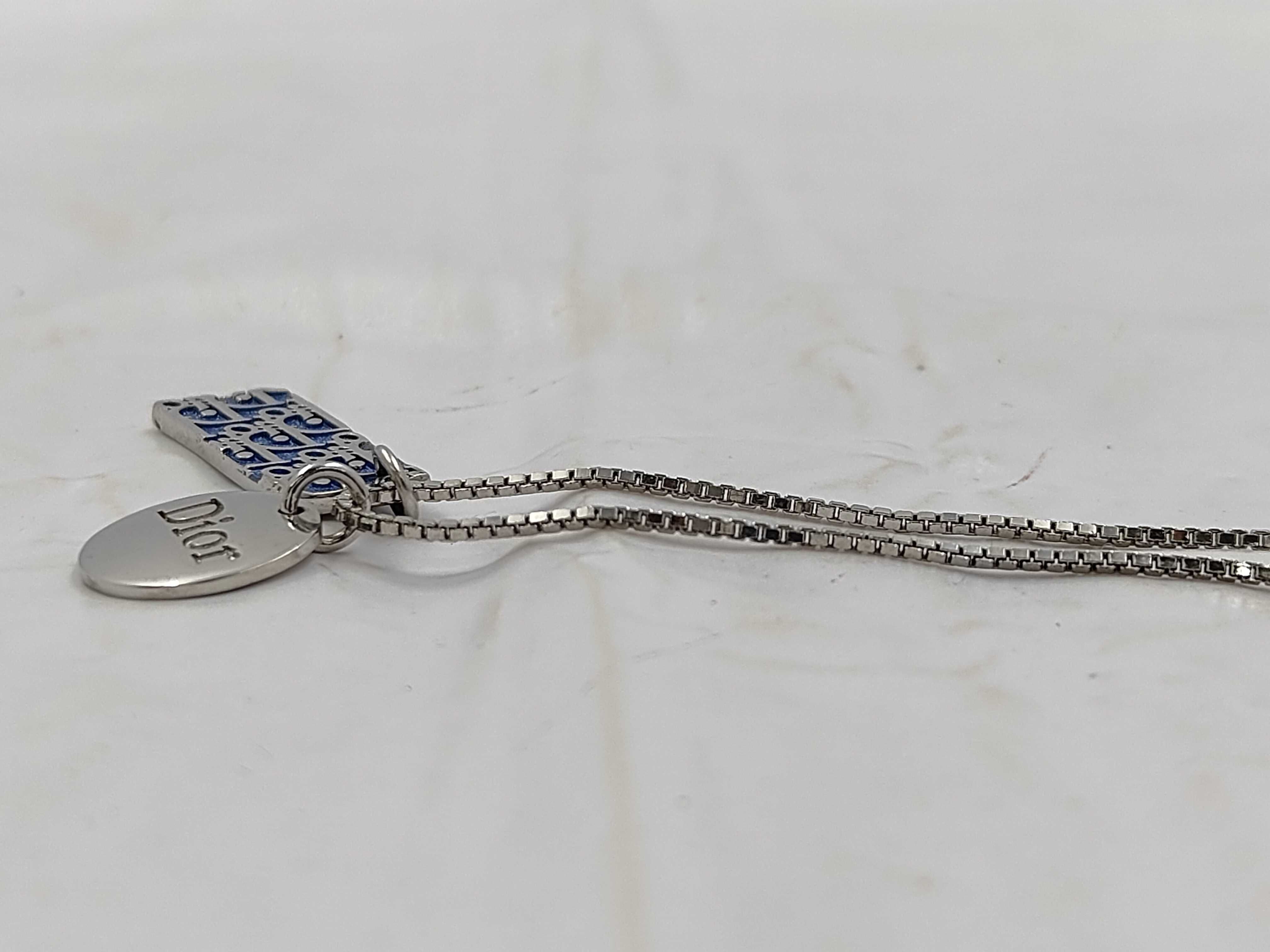 necklace — view 3