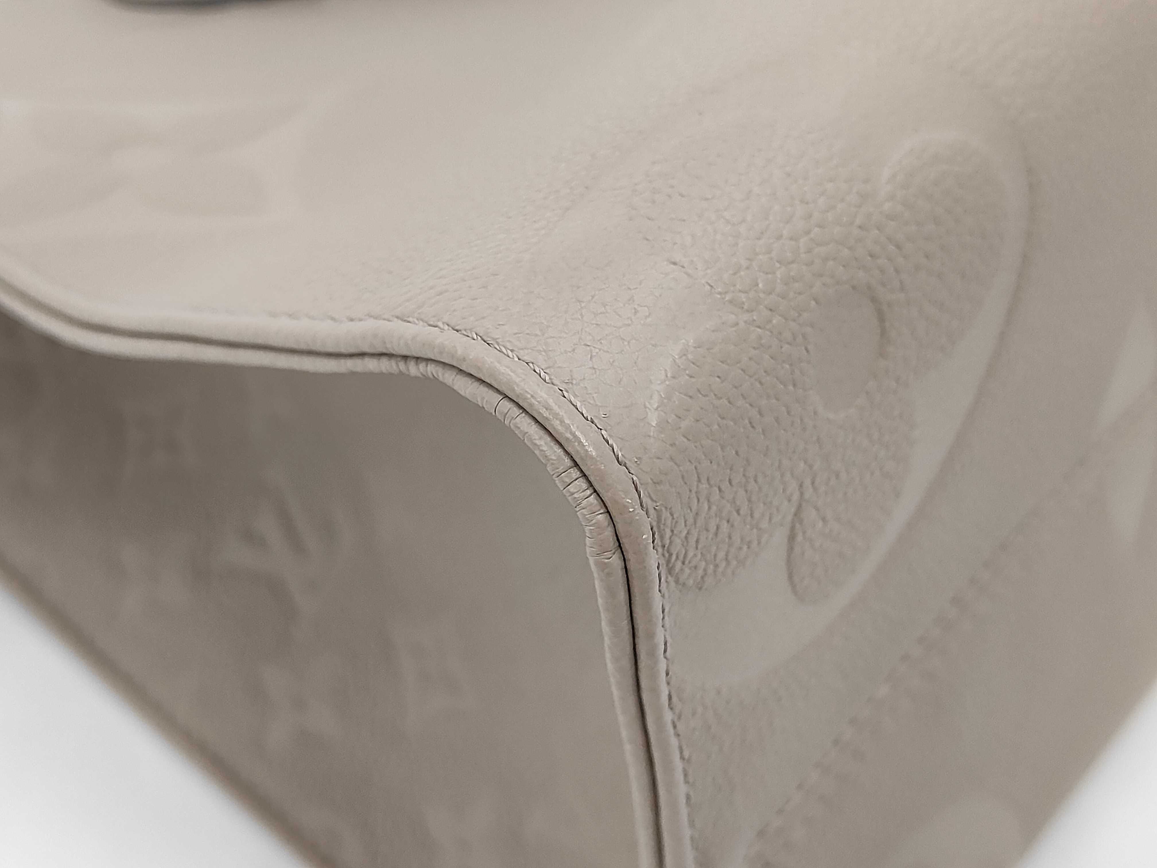 LV OnTheGo MM M45607 Tote Bag (with box and dust bag) — view 4