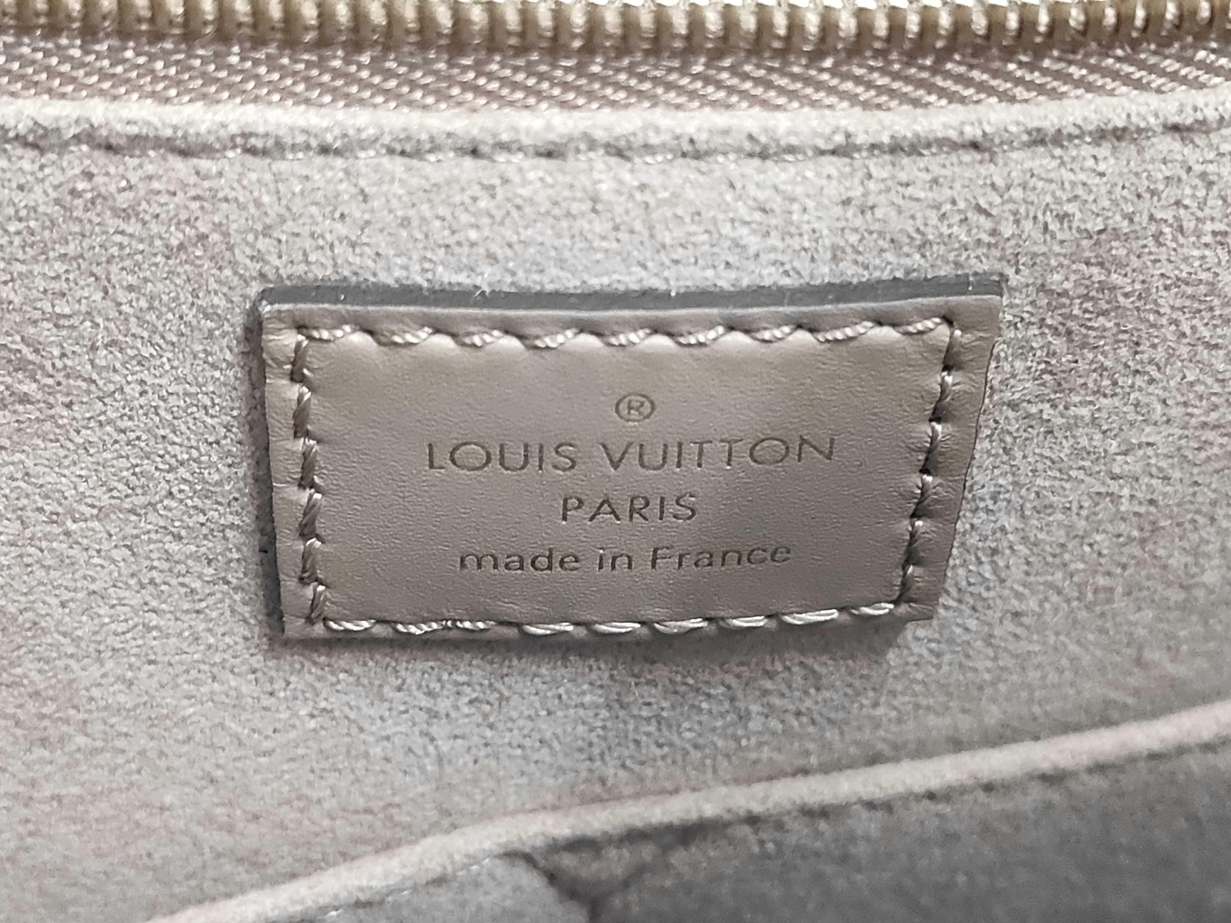 LV OnTheGo MM M45607 Tote Bag (with box and dust bag) — view 9