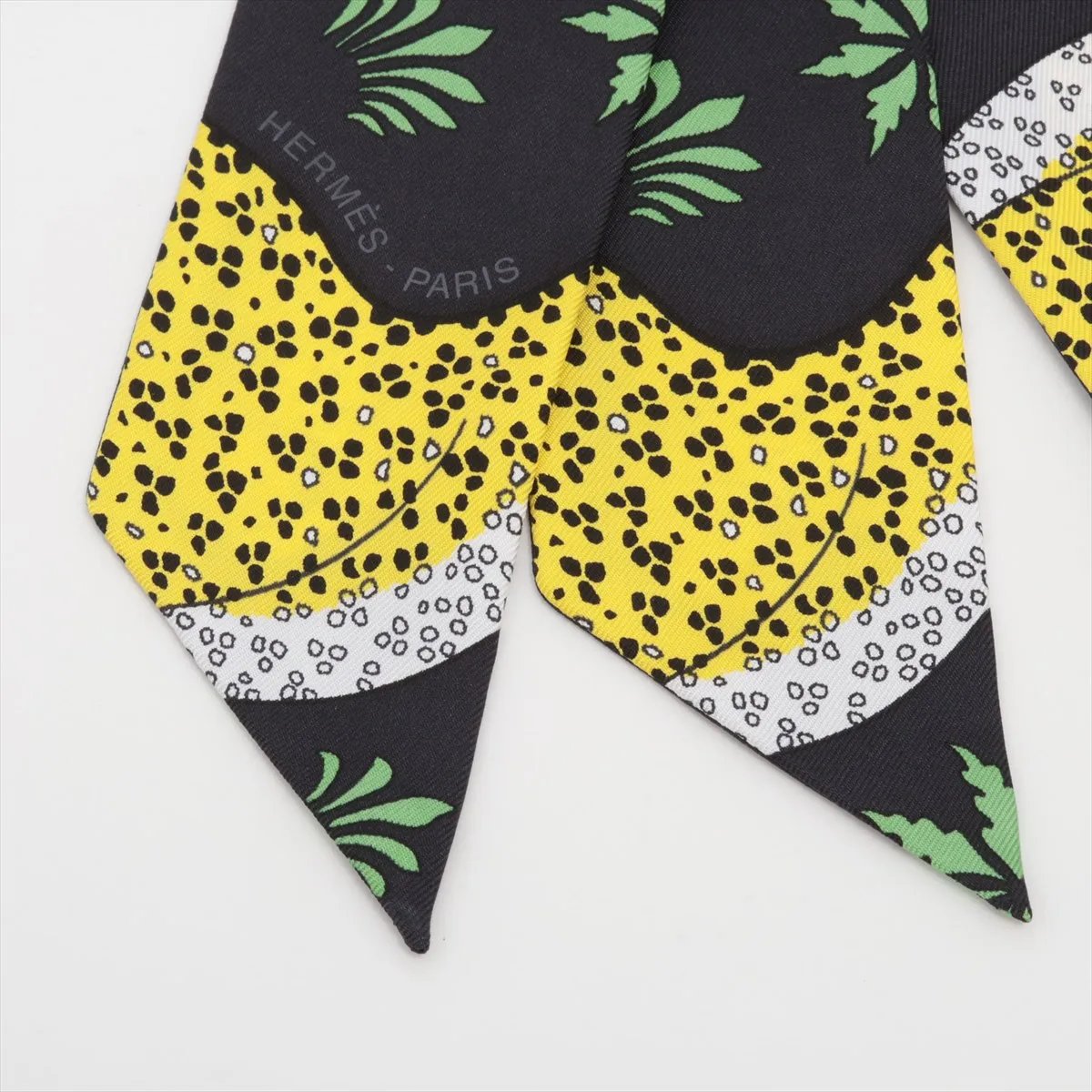 Twilly Les Leopards Leopard Print Scarf, Silk, Black x Yellow, Slight Snagging, with Paper Tag, Jaune — view 2