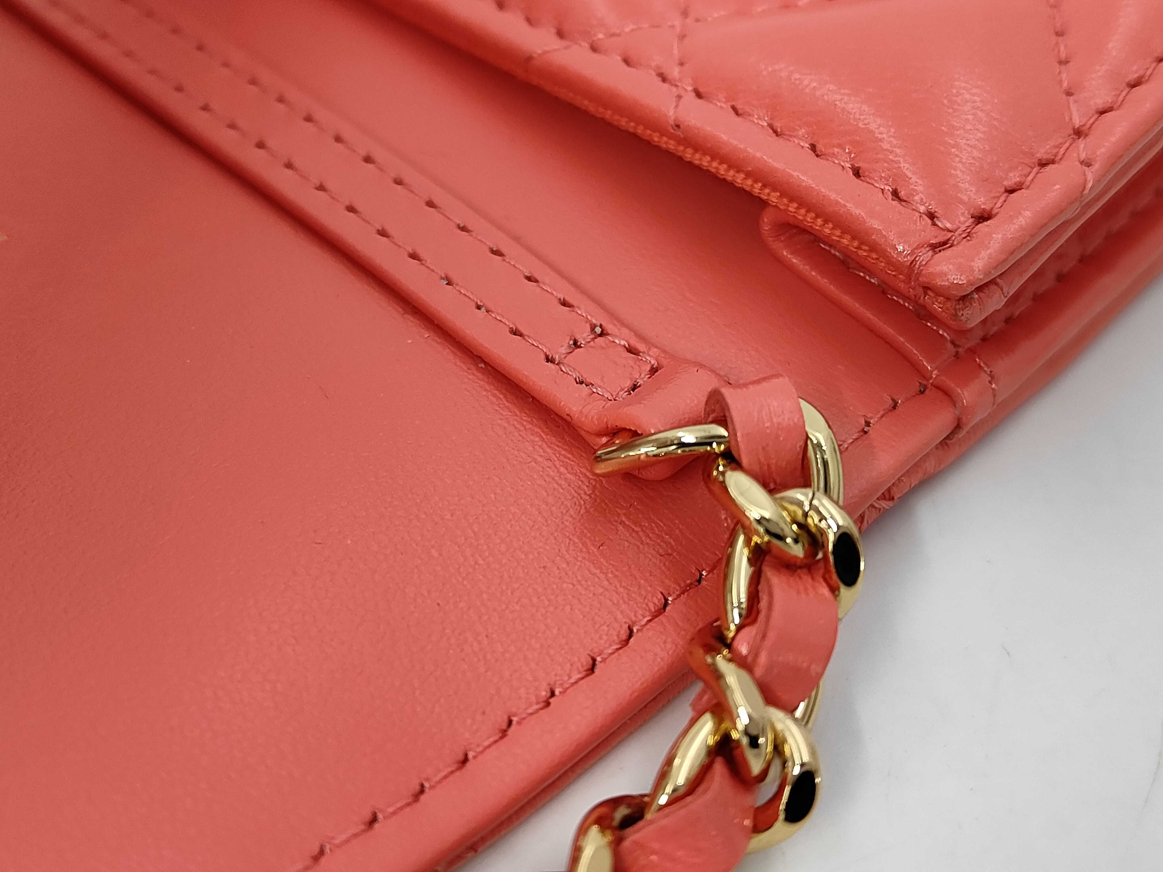 Chain Wallet Pink Push-Lock Random Shoulder Bag — view 5