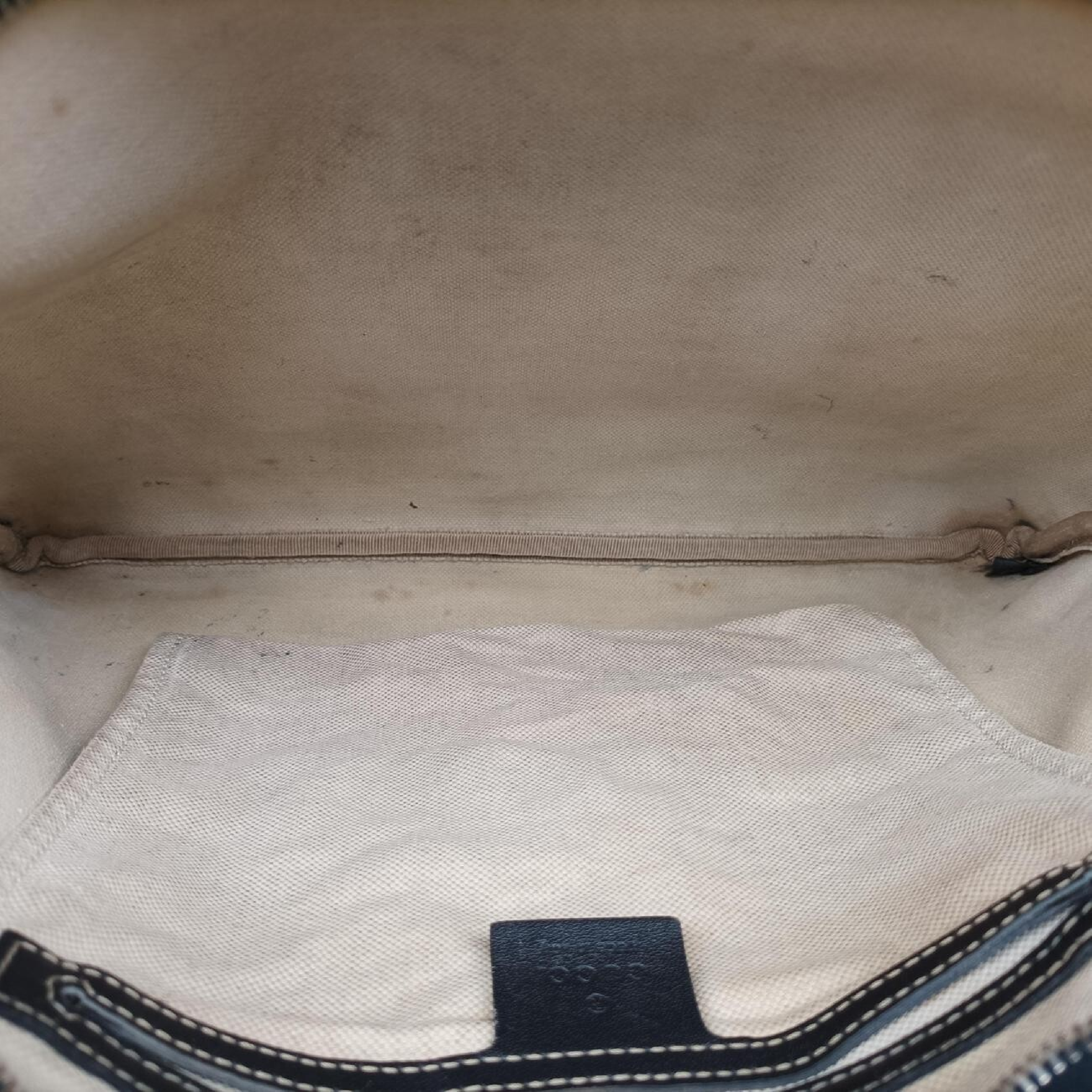 GG Plus GG Supreme Beige x Navy PVC Coated Canvas x Leather Shoulder Bag (Serial Number Unknown) 201446 — view 6