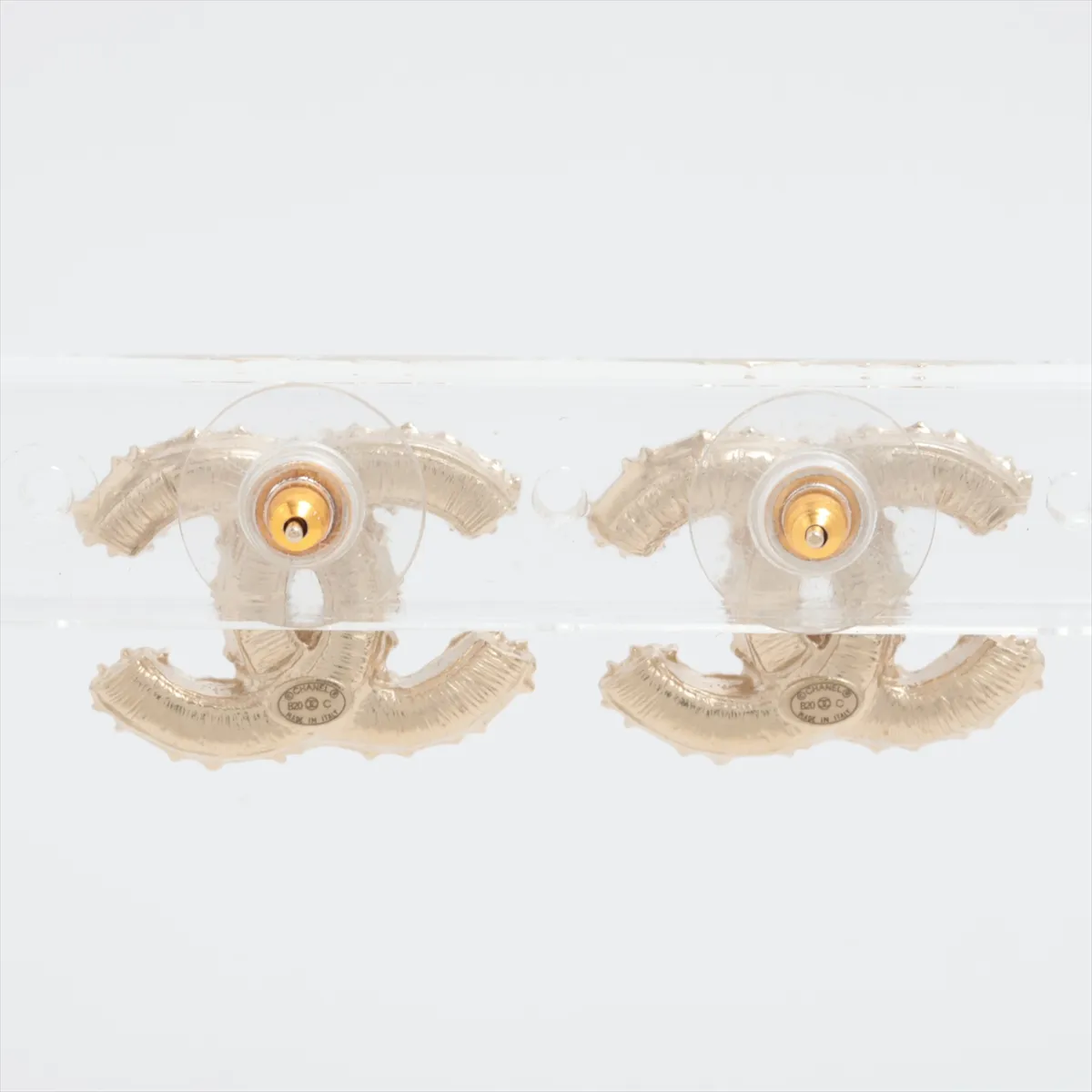 Coco Mark B20C Earrings (Pair) GP x Faux Pearl Gold. Shows signs of wear including — view 2