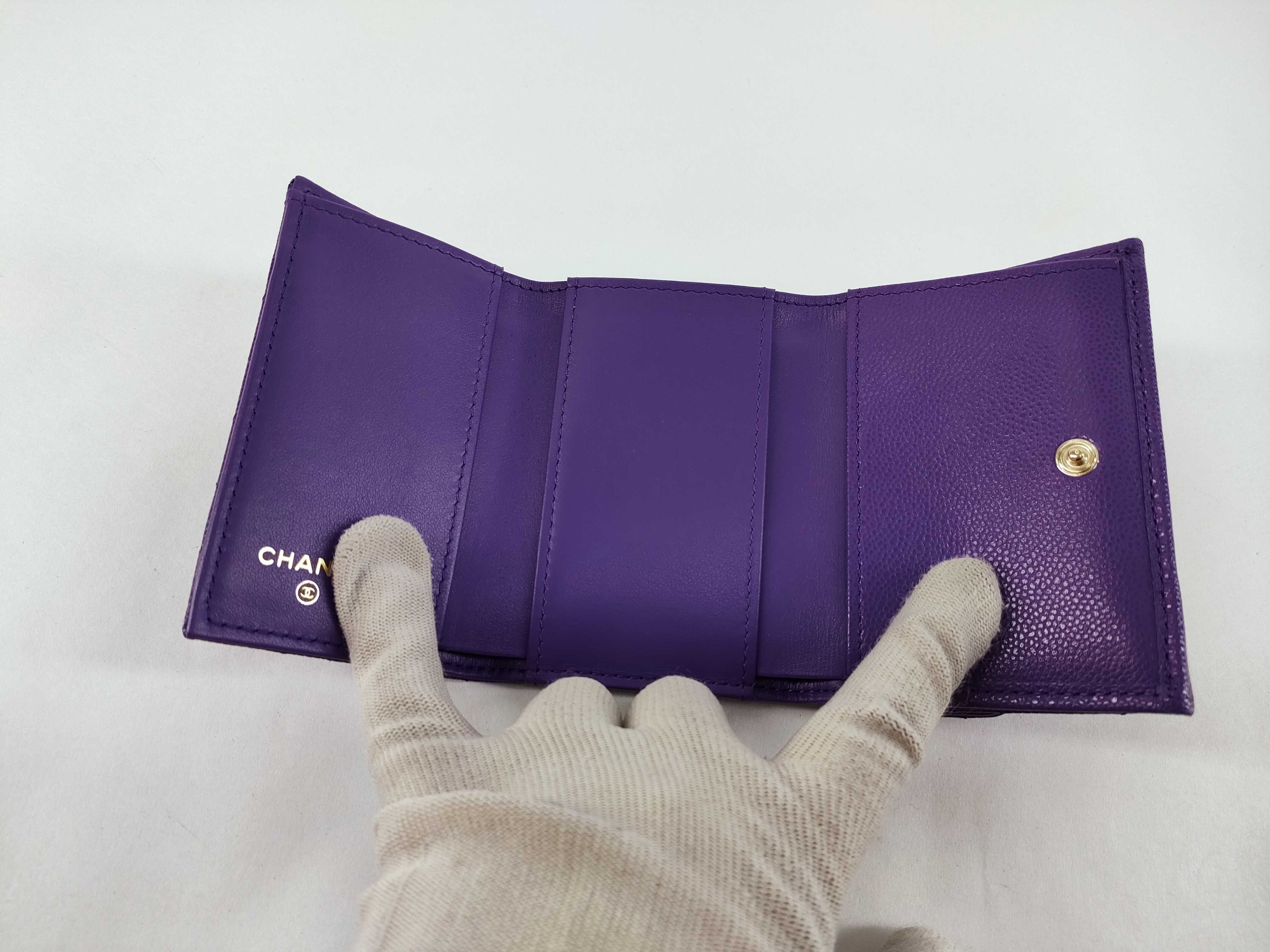 Caviar Skin Coco Mark Compact Wallet — view 9