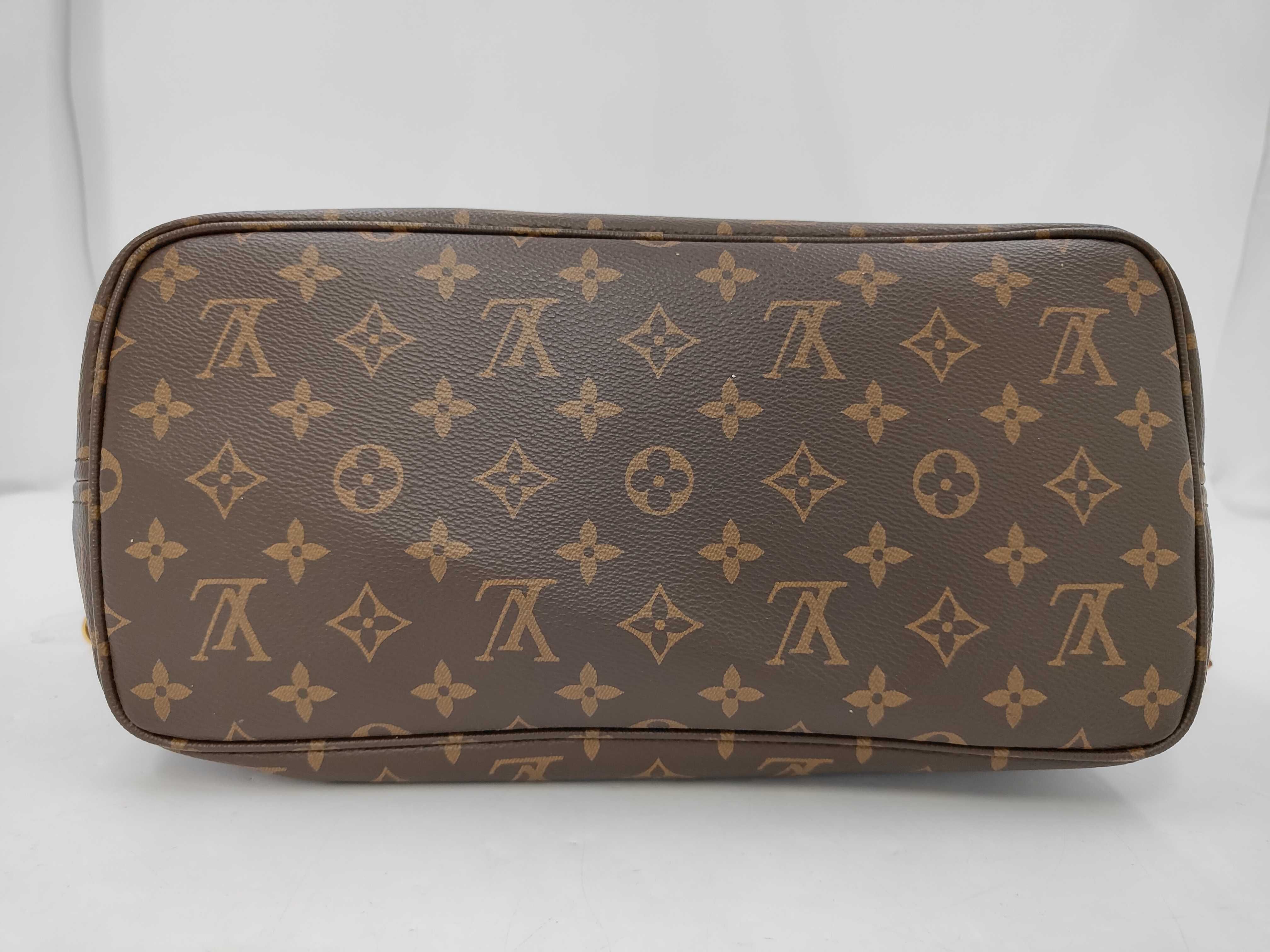 Monogram M40995 Monogram Neverfull MM Tote Bag — view 3