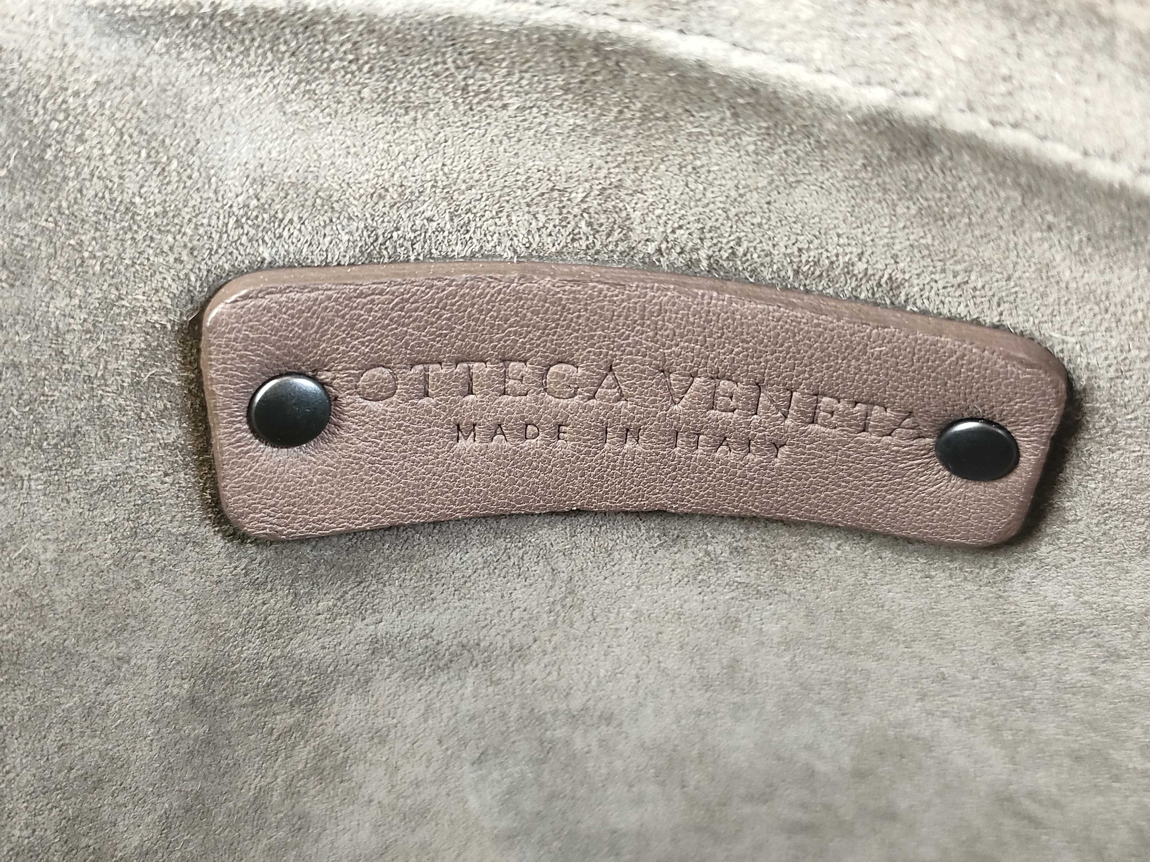 Intrecciato Bottega Veneta Shoulder Bag — view 11