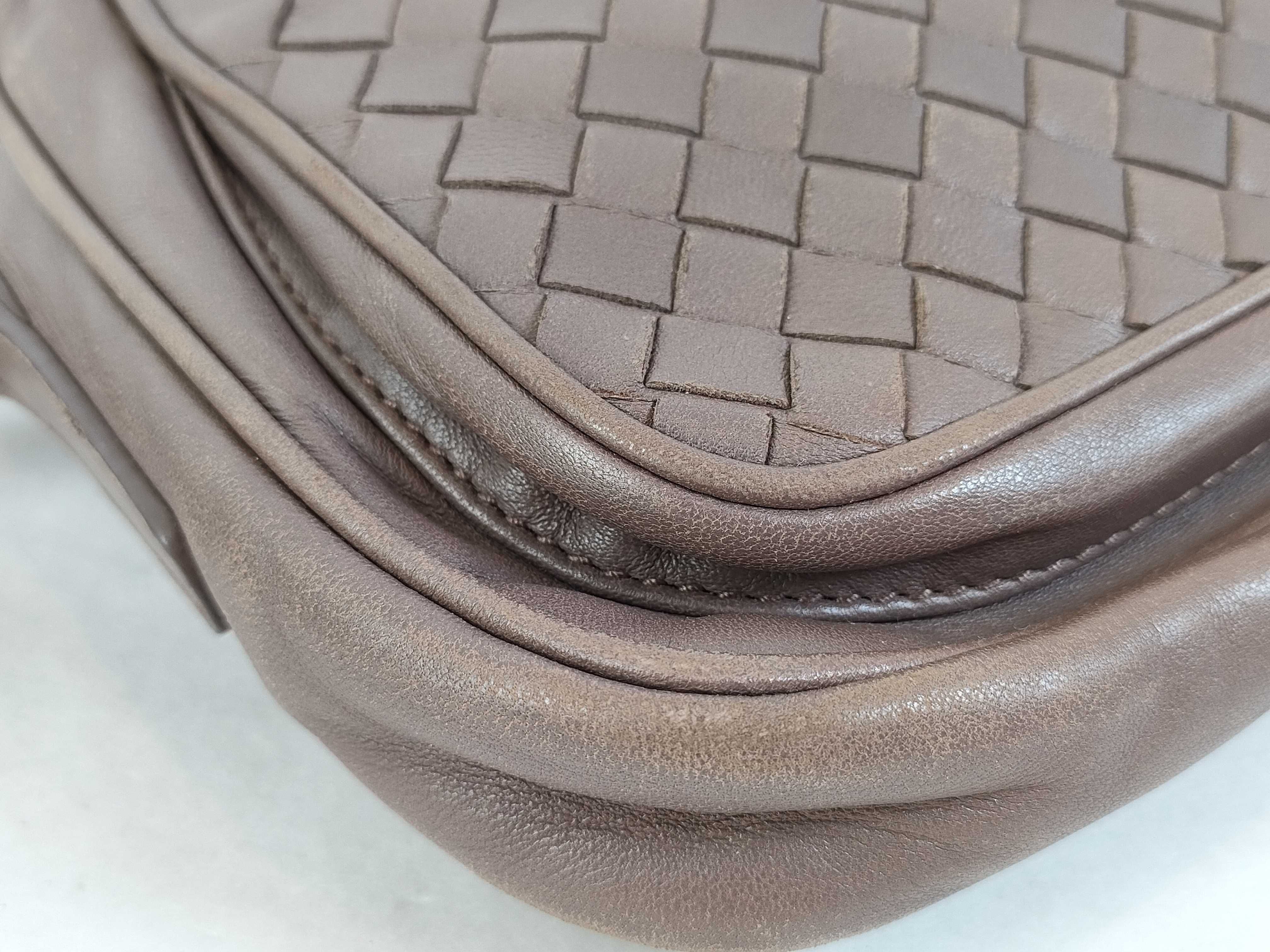 Intrecciato Bottega Veneta Shoulder Bag — view 6