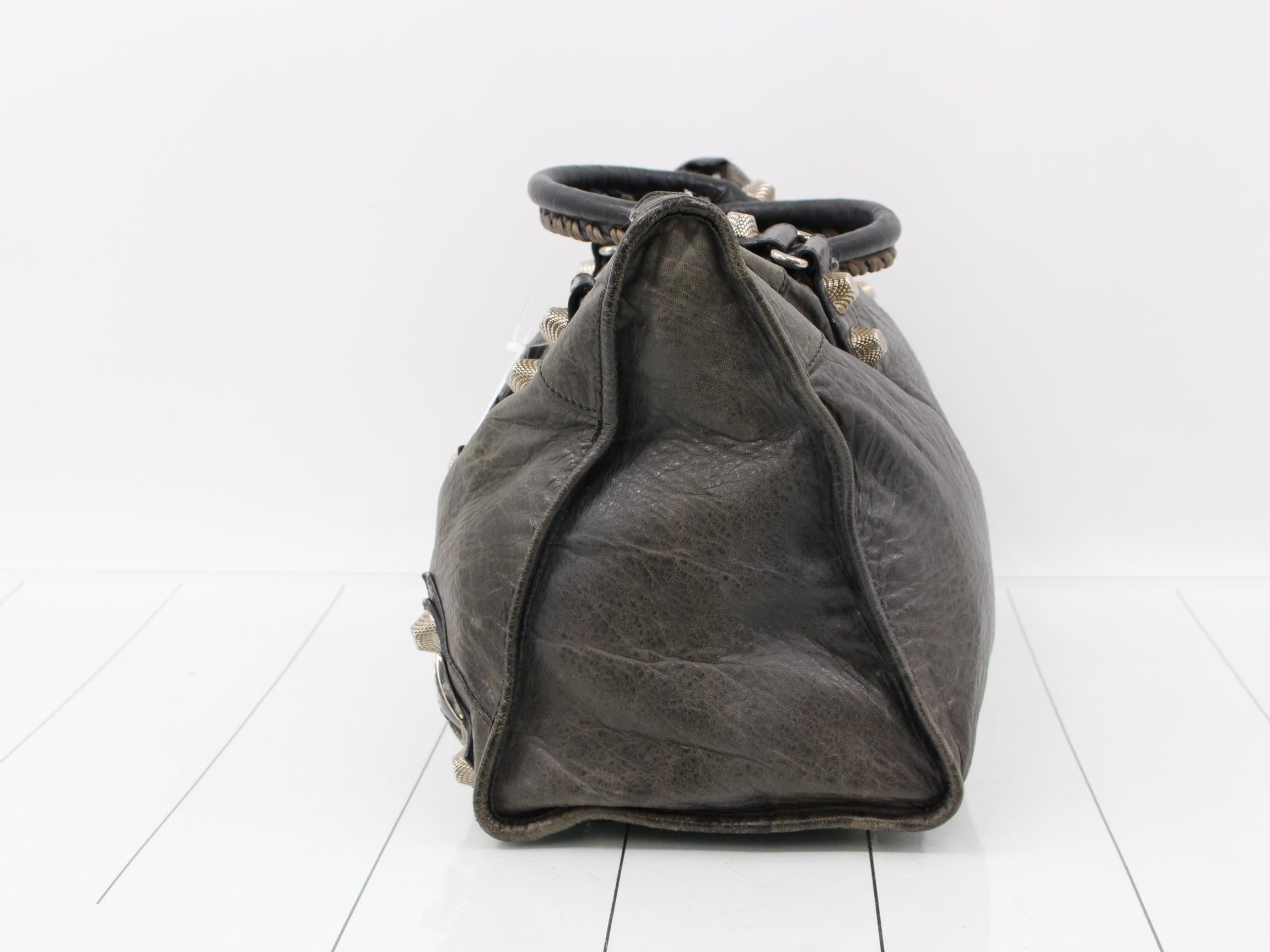 Classic handbag — view 3