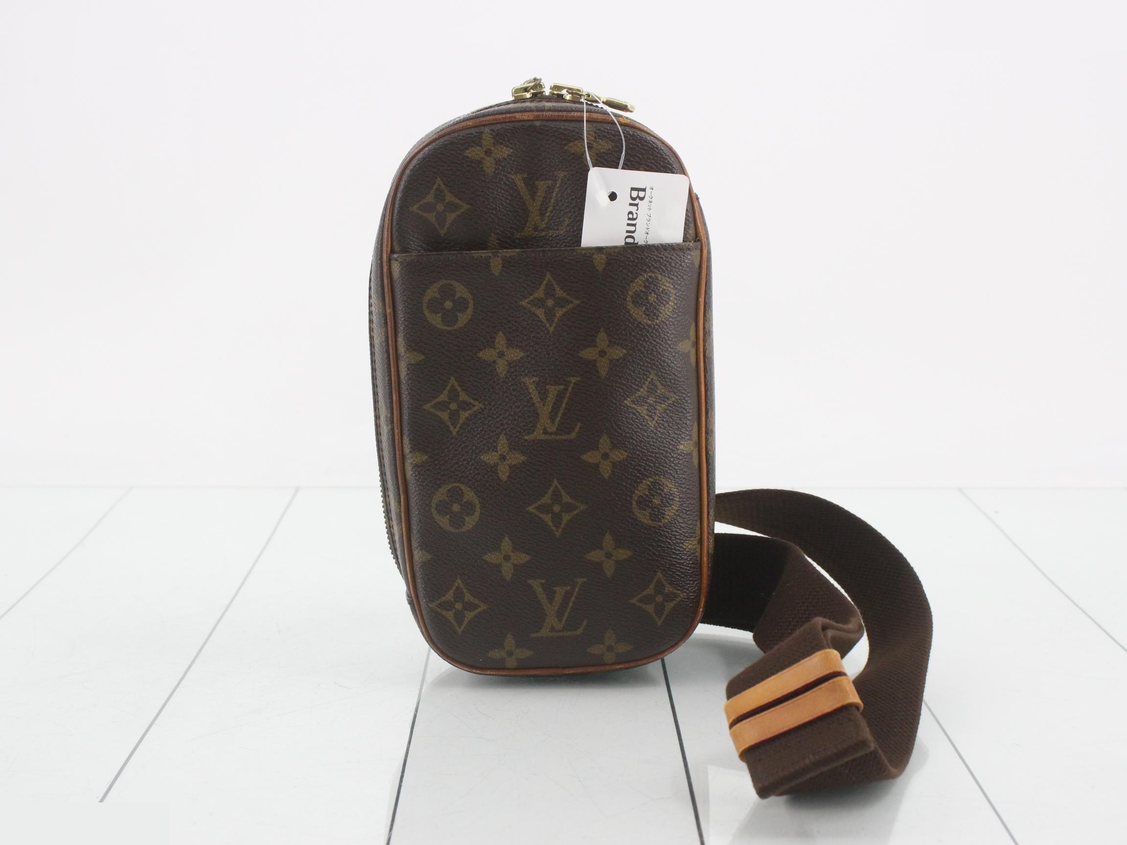 Pochette Gange Monogram Body Bag Shoulder Bag