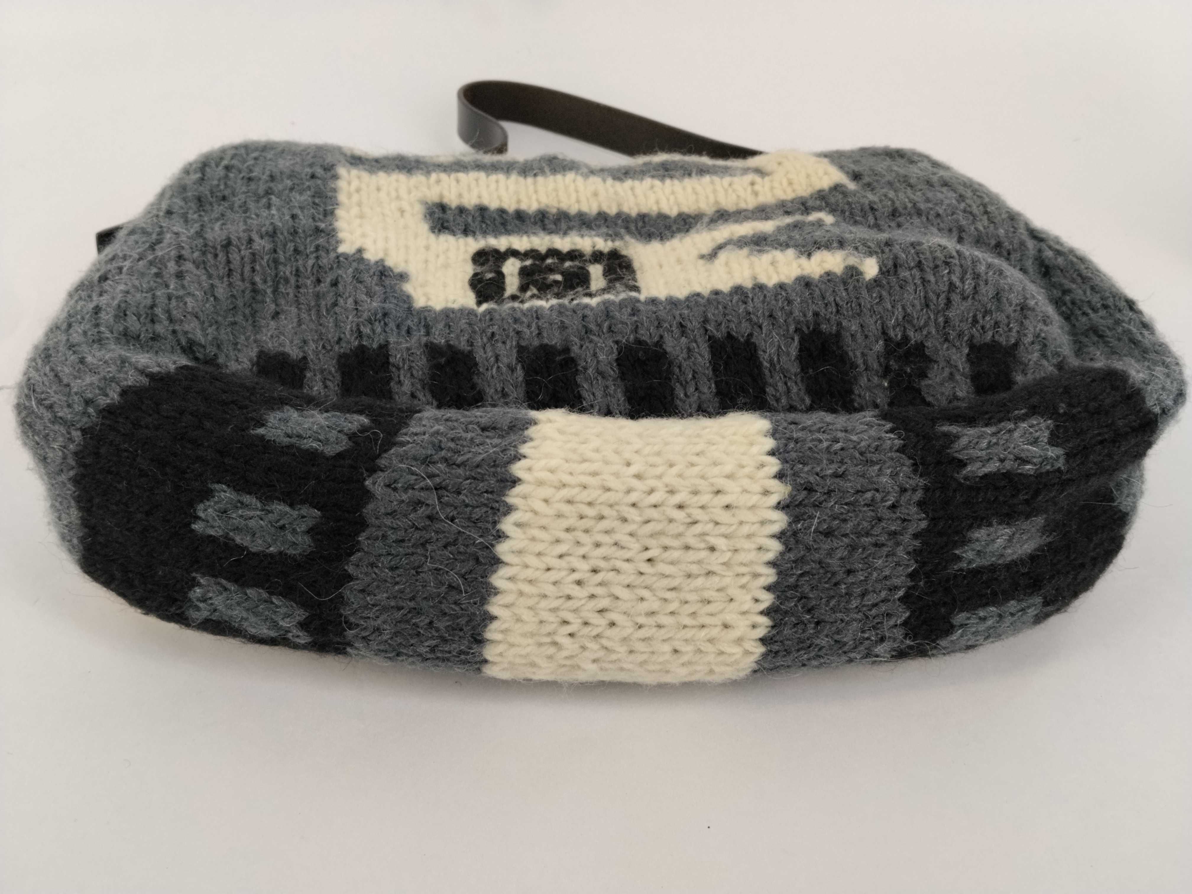 Mamma Fendi Mamma Bucket Knit Wool One-Shoulder Bag Dust Bag Shoulder Bag — view 7