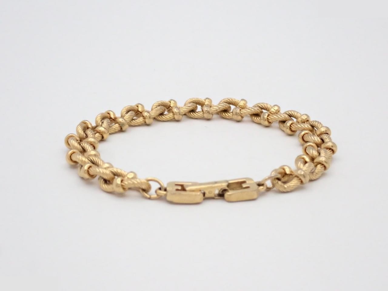 Other items in the line: Precious metal bracelets and bangles (metal), wrist circumference approximately 17.5 cm. — view 2