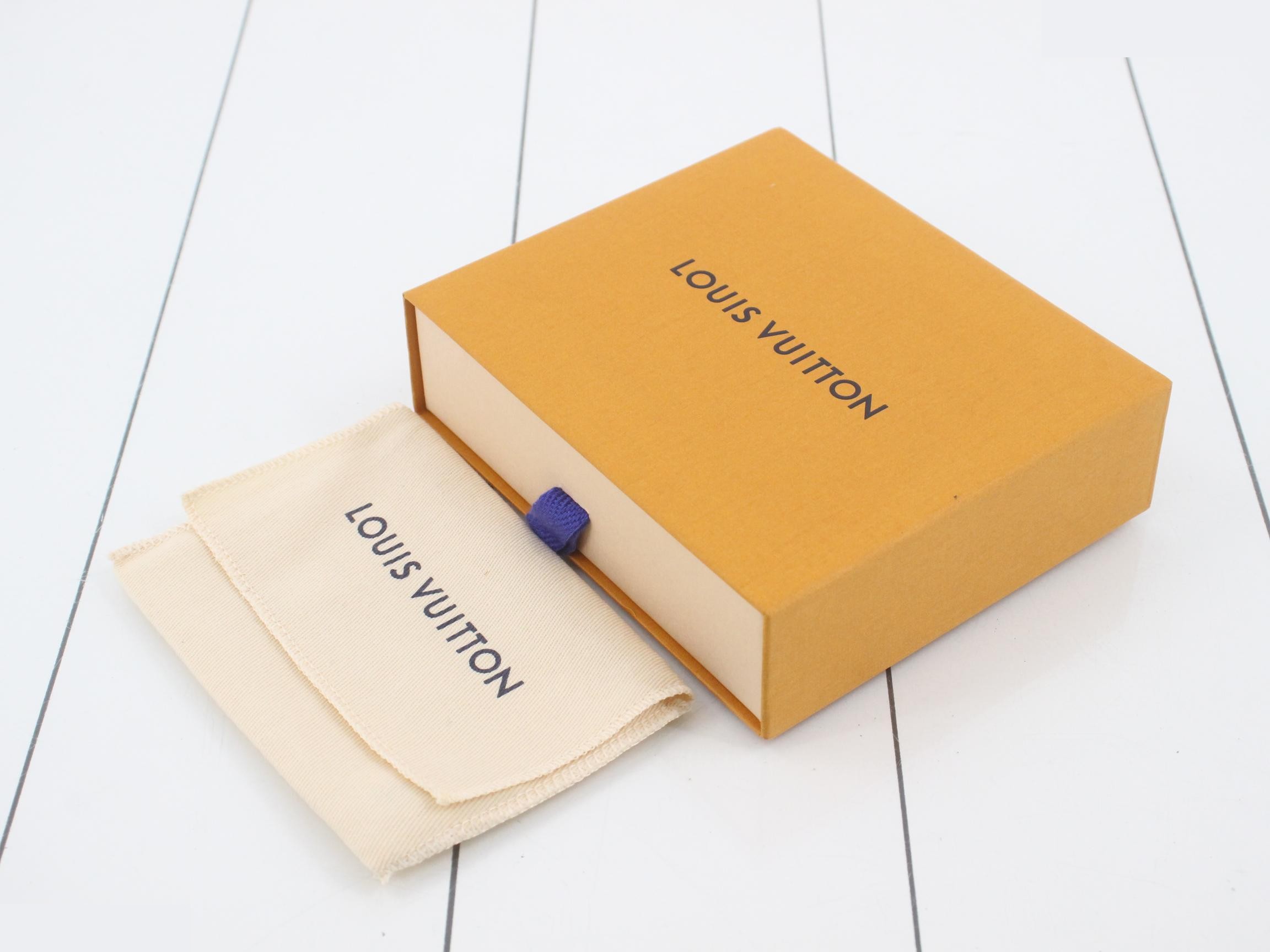 M82245 Compact Card Holder — view 5