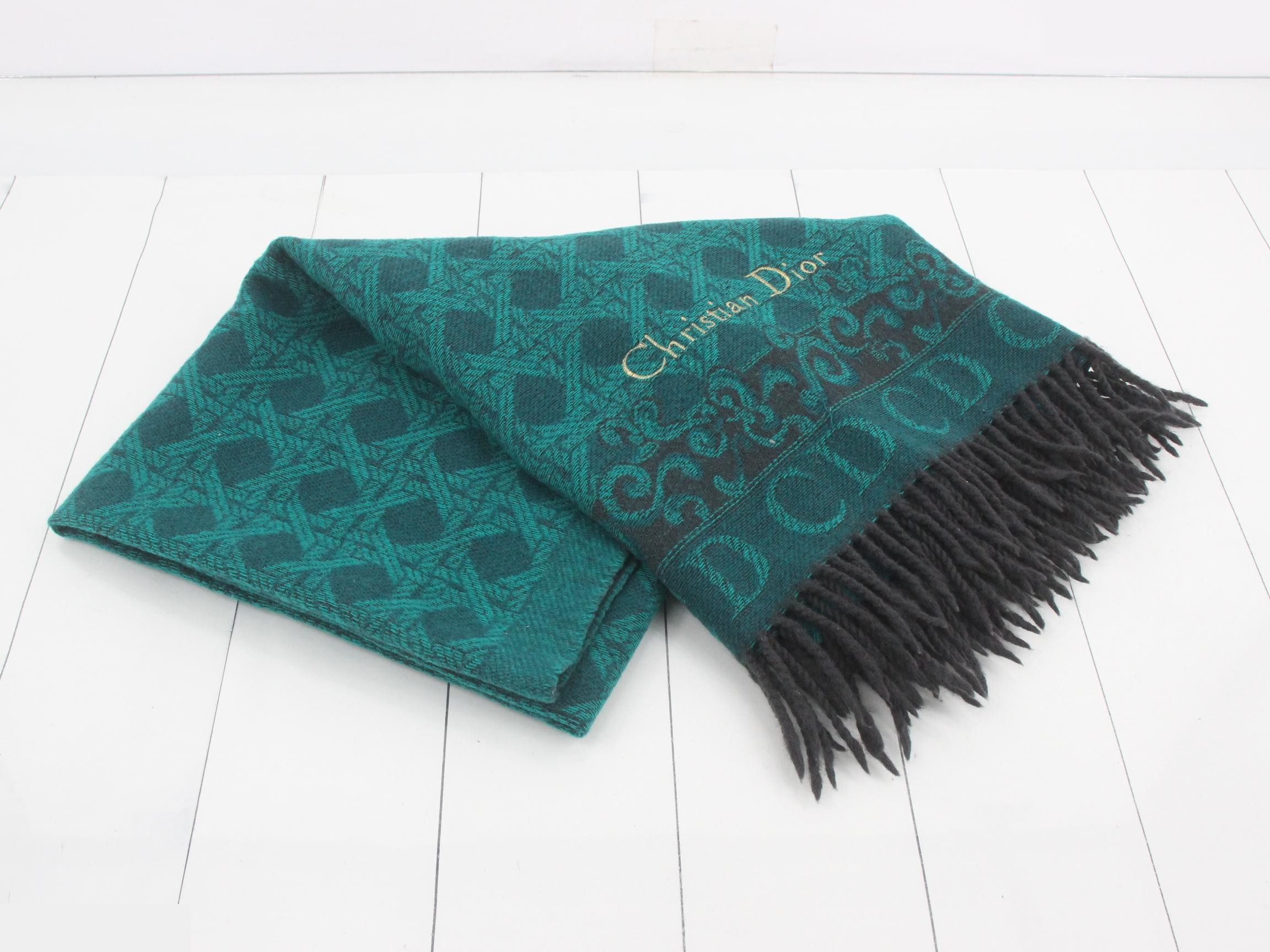 Large scarf — view 2