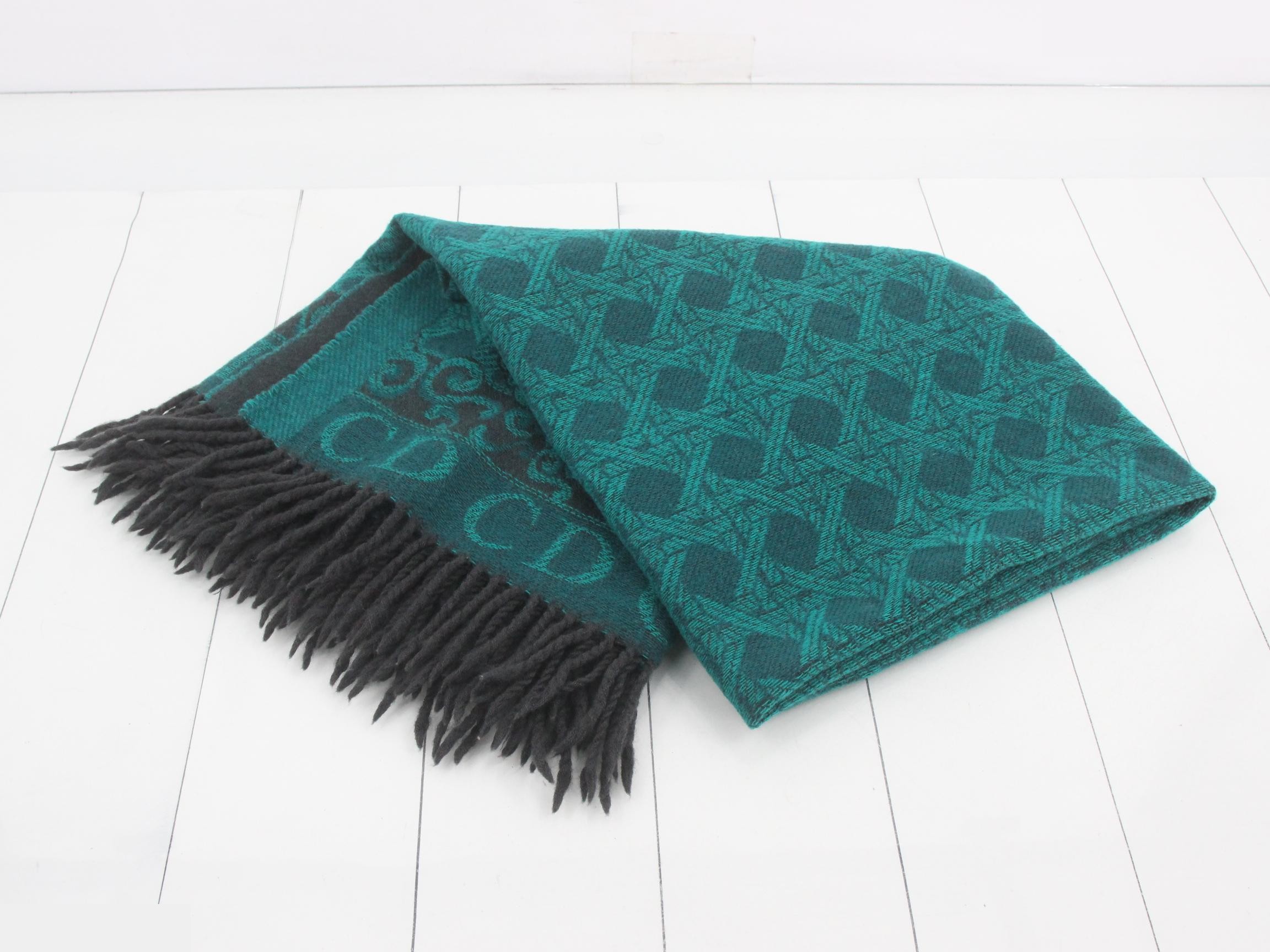 Large scarf — view 3