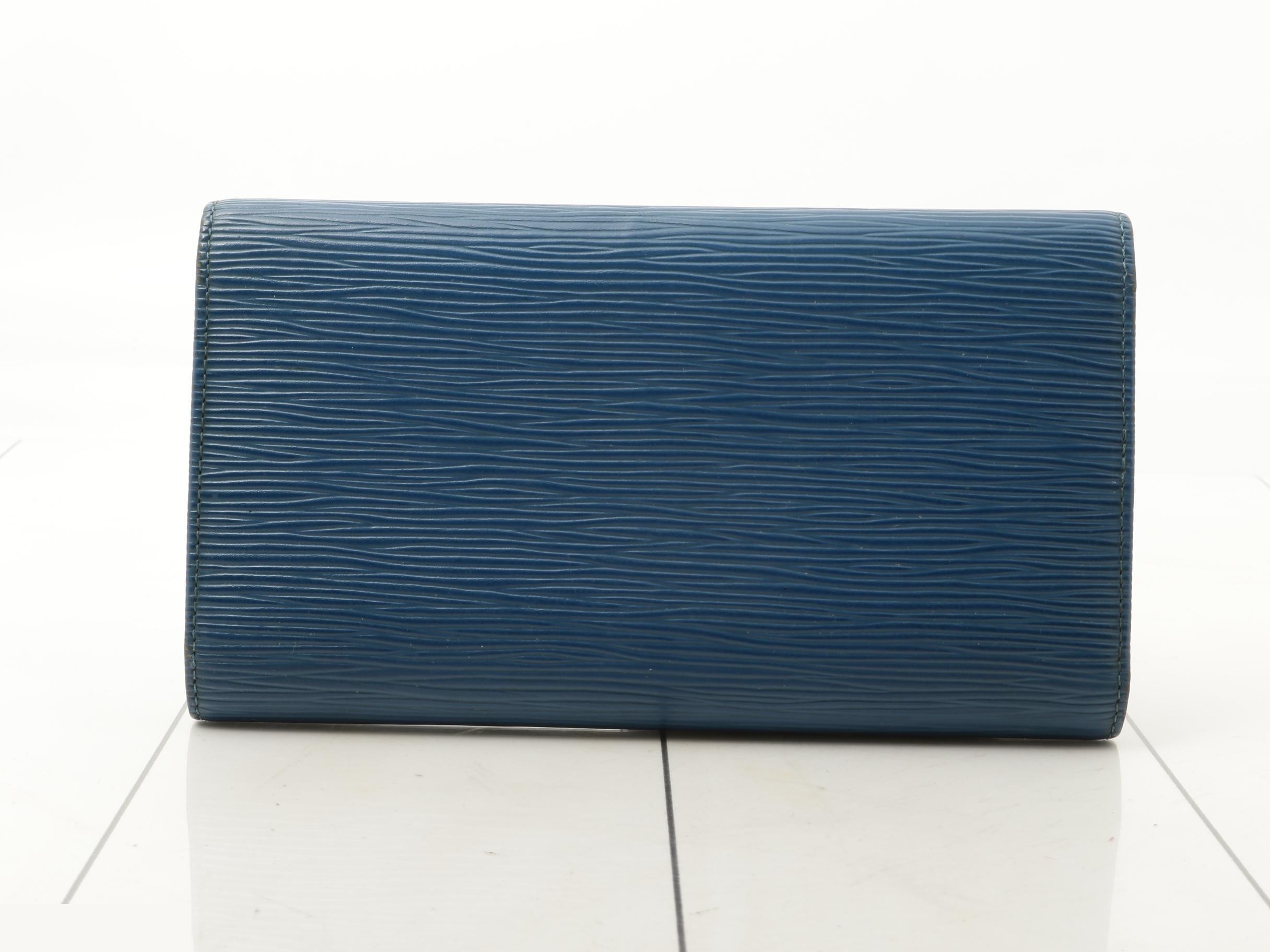 International Long Wallet — view 2