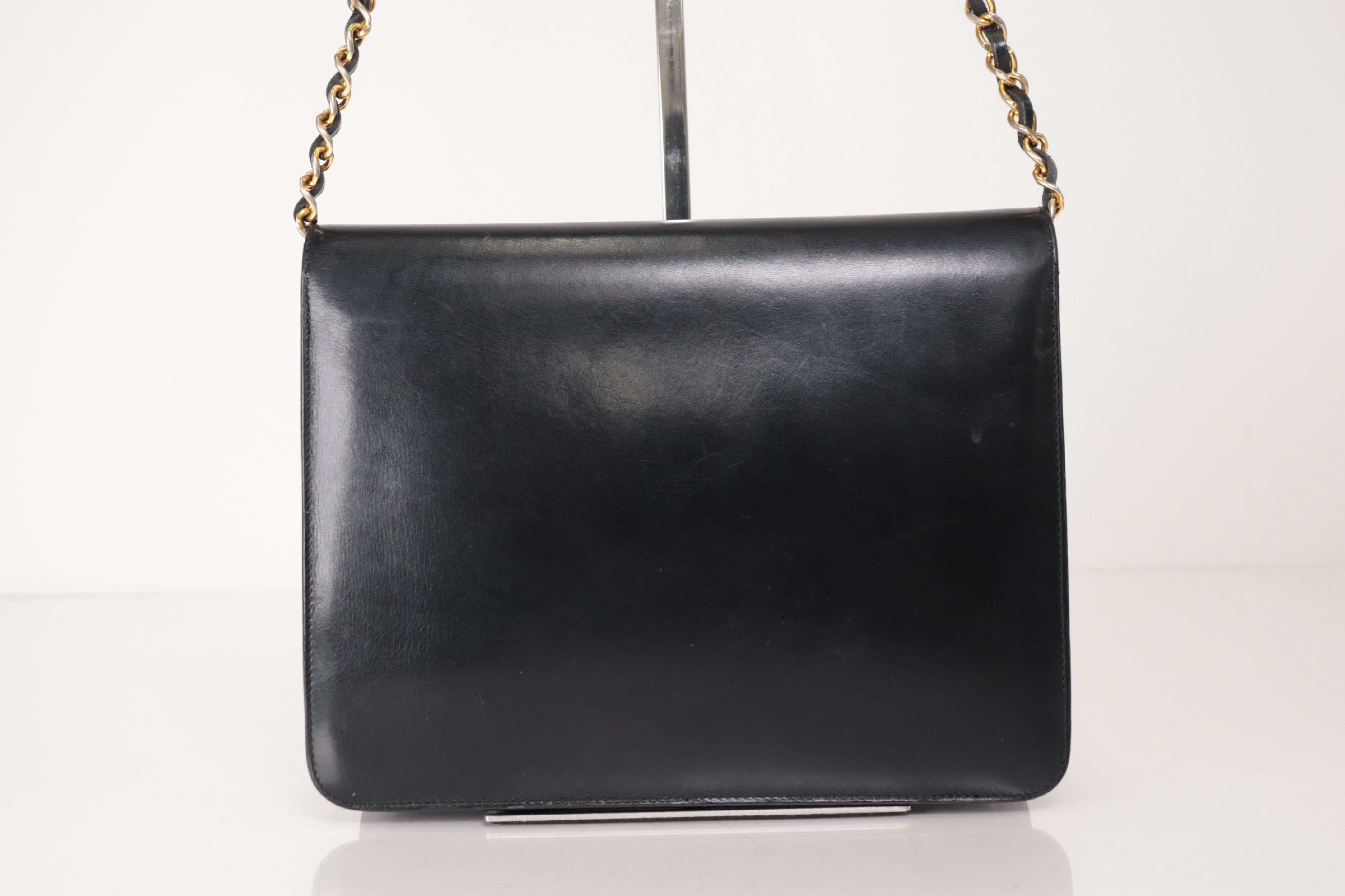 Push-Lock 22 Leather Chain Shoulder Bag (Serial Number 3) — view 3