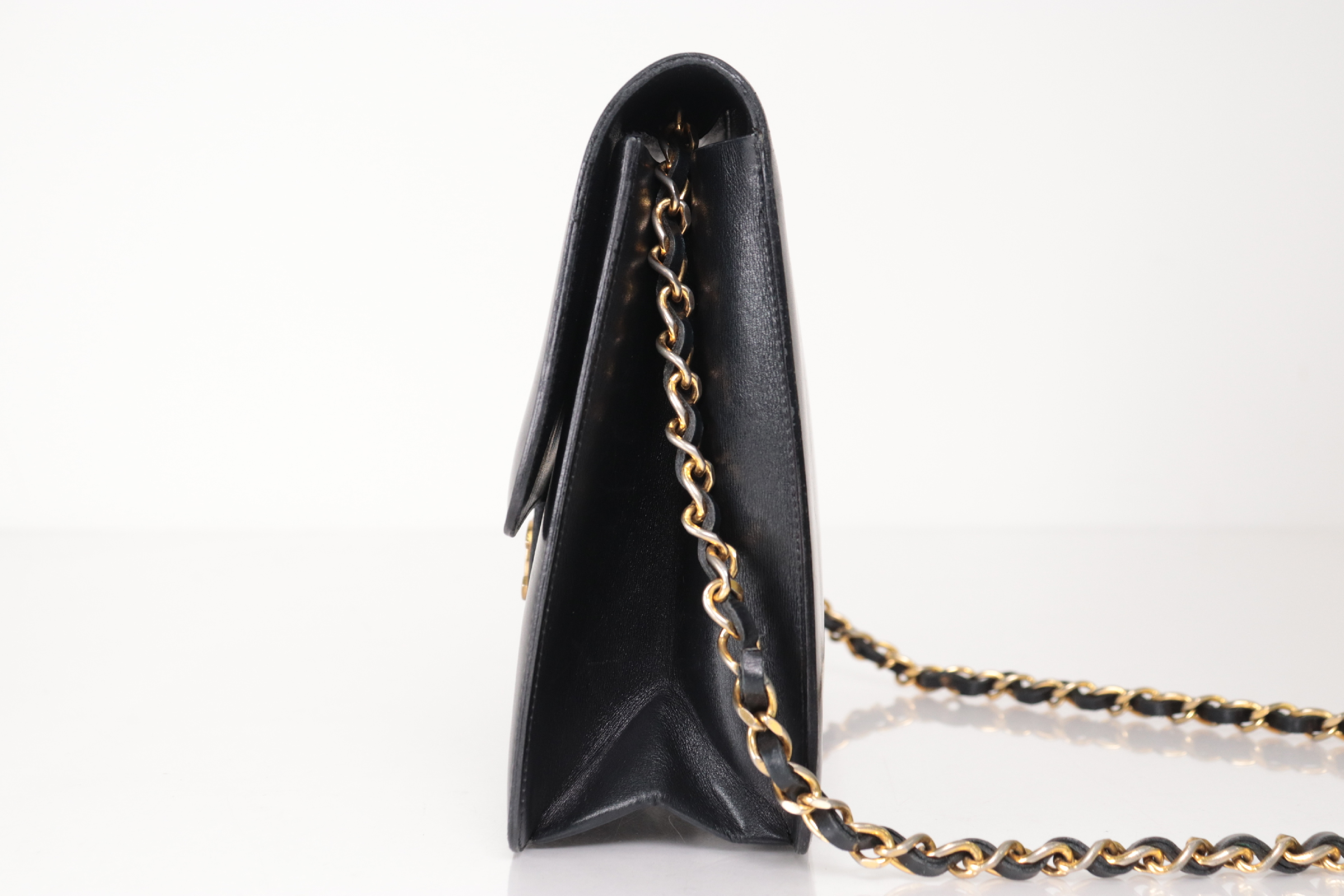 Push-Lock 22 Leather Chain Shoulder Bag (Serial Number 3) — view 4