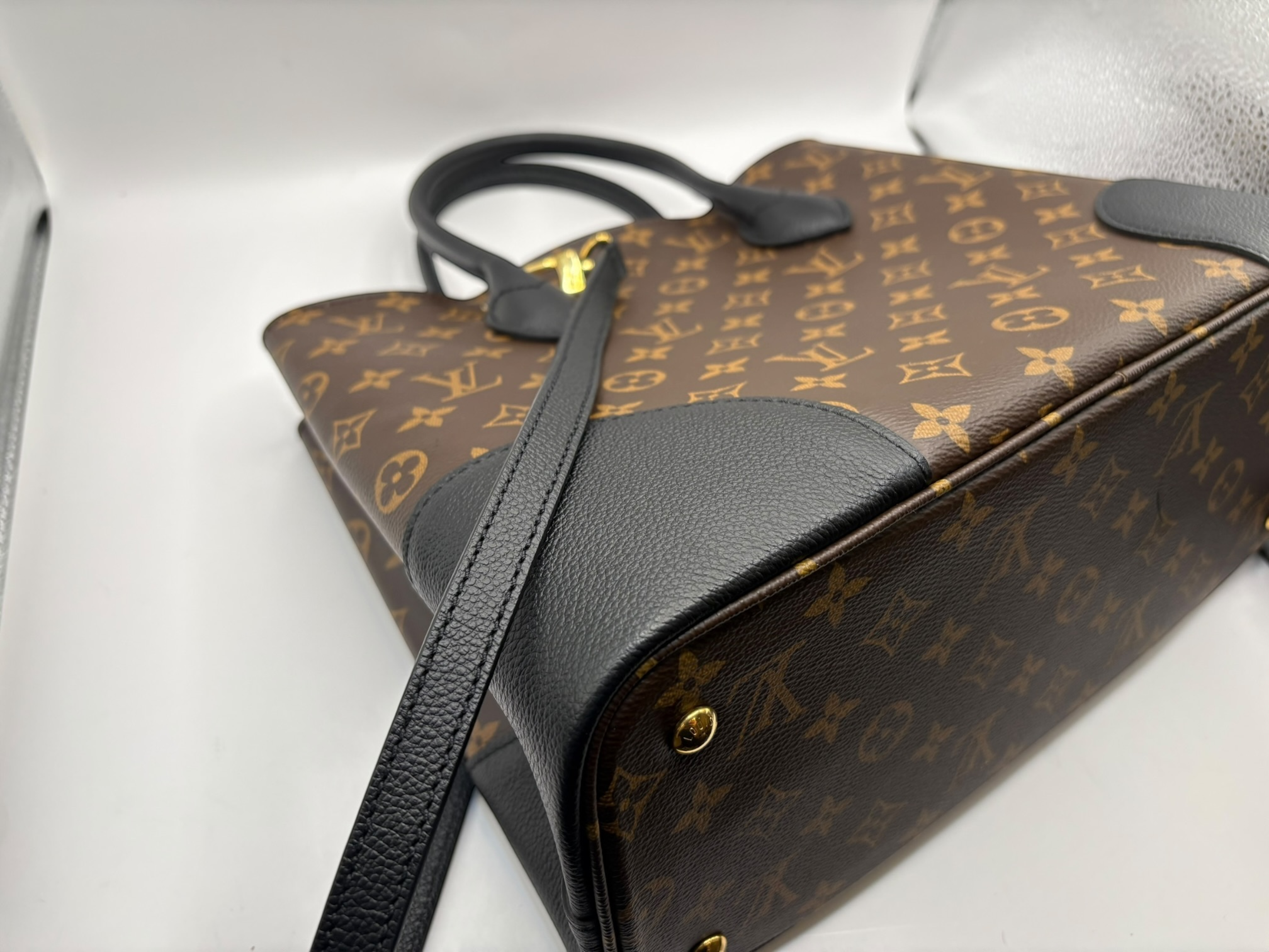 Monogram Flandrin M41595 Shoulder Bag (RFID detected) — view 5