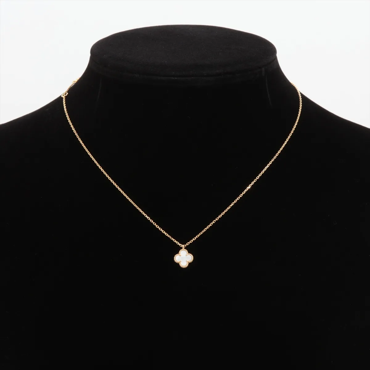 Sweet Alhambra Shell Necklace, 750 (Yellow Gold), 2.9g, JB180558. — view 5