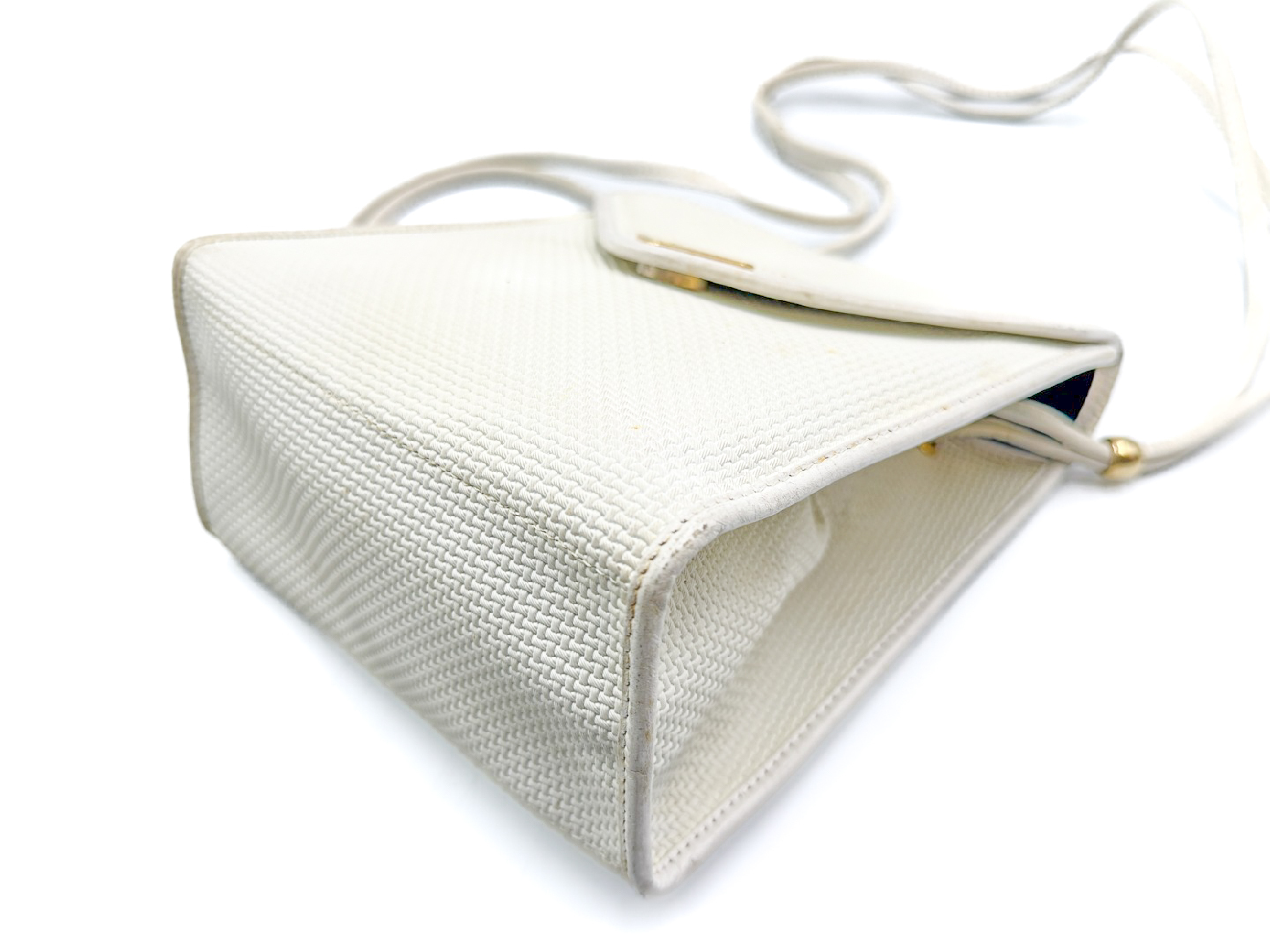 logo gold hardware leather shoulder bag — view 6