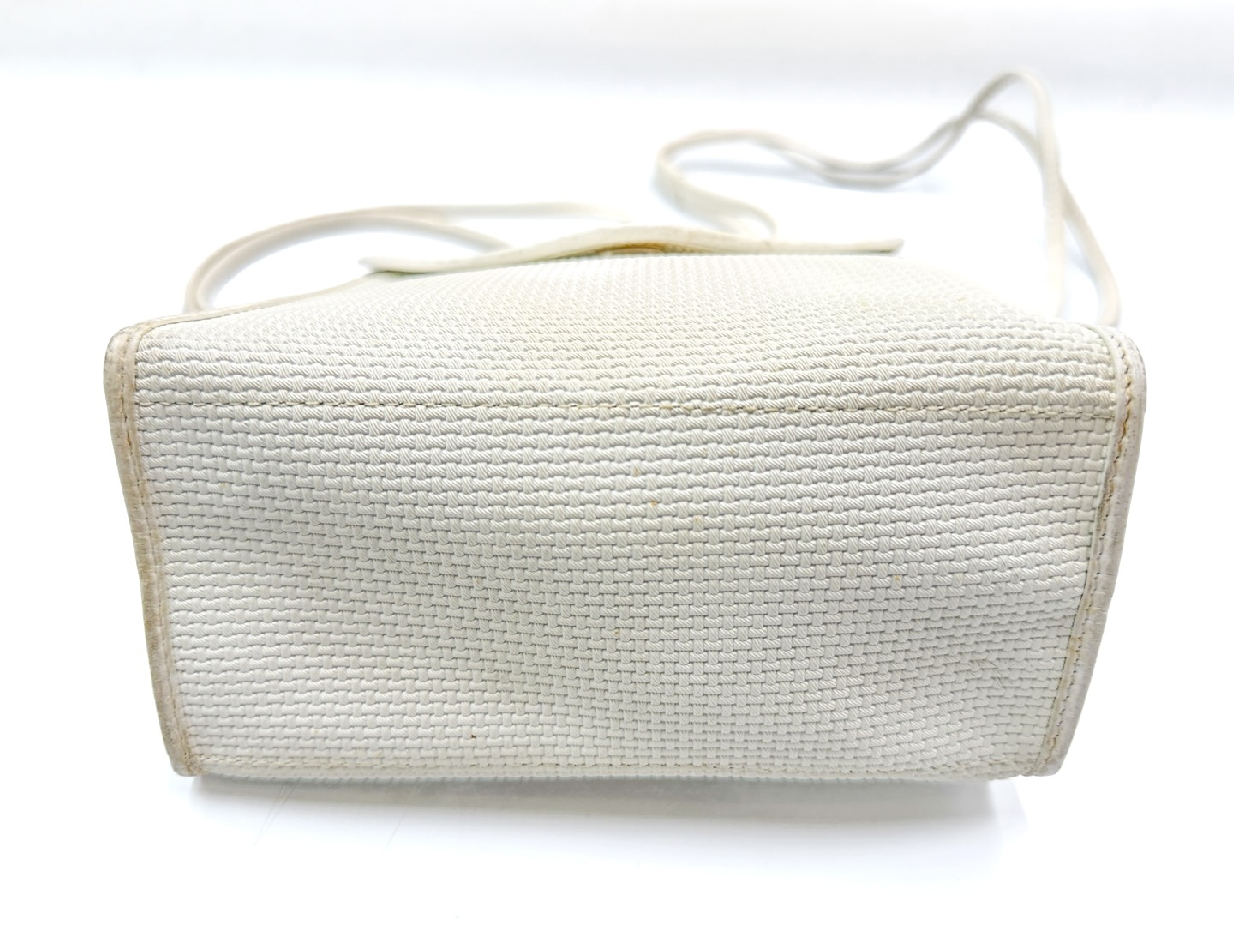 logo gold hardware leather shoulder bag — view 7