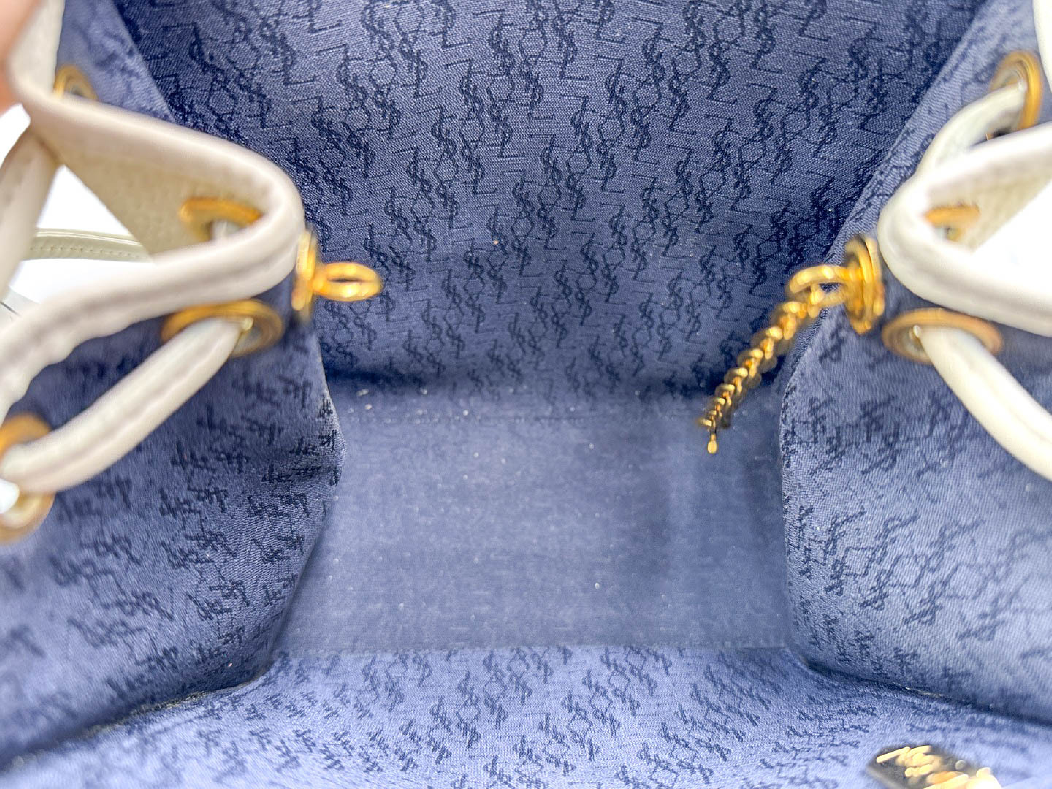 logo gold hardware leather shoulder bag — view 9