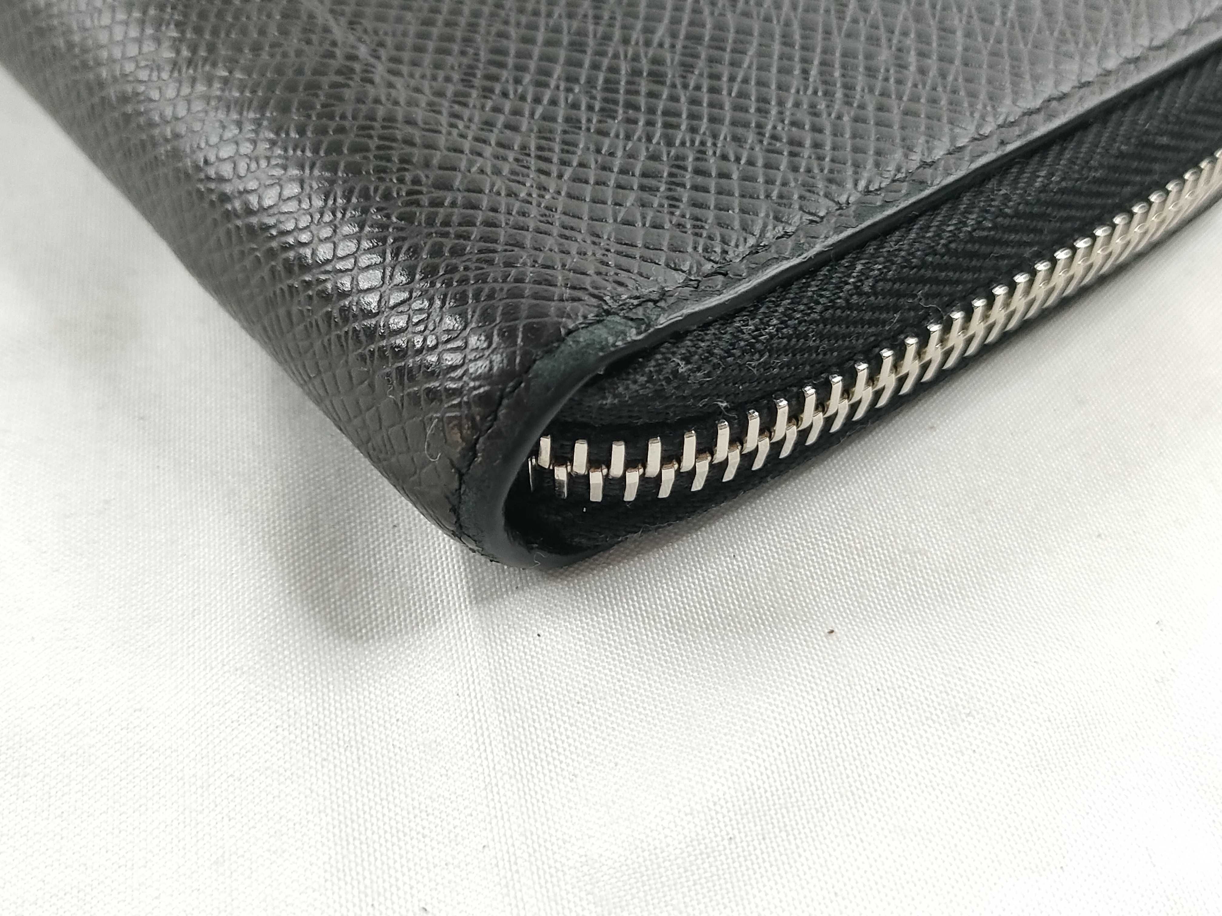 Taiga Zippy Vertical Wallet with IC Tag and Silver Hardware — view 3