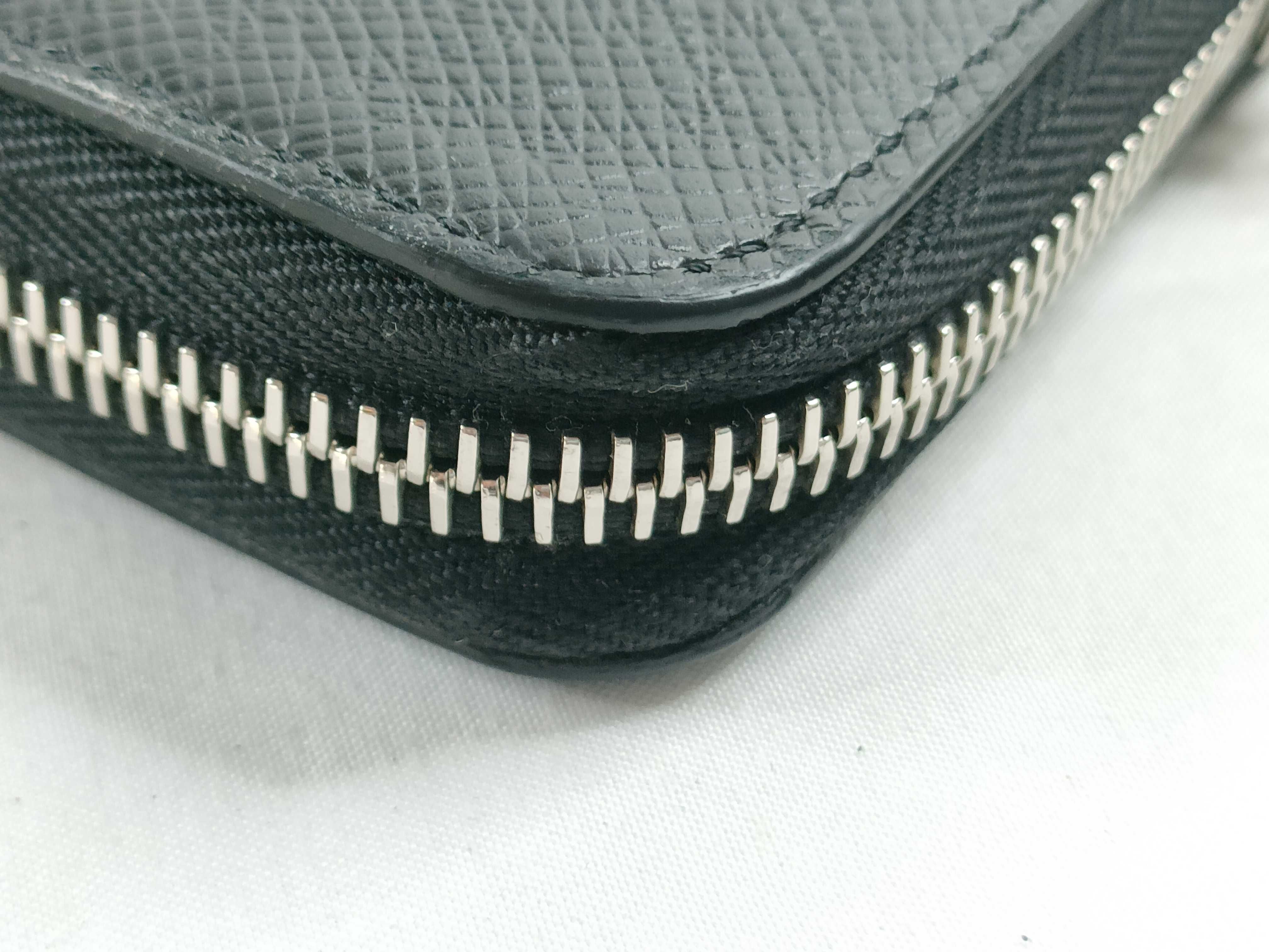Taiga Zippy Vertical Wallet with IC Tag and Silver Hardware — view 4
