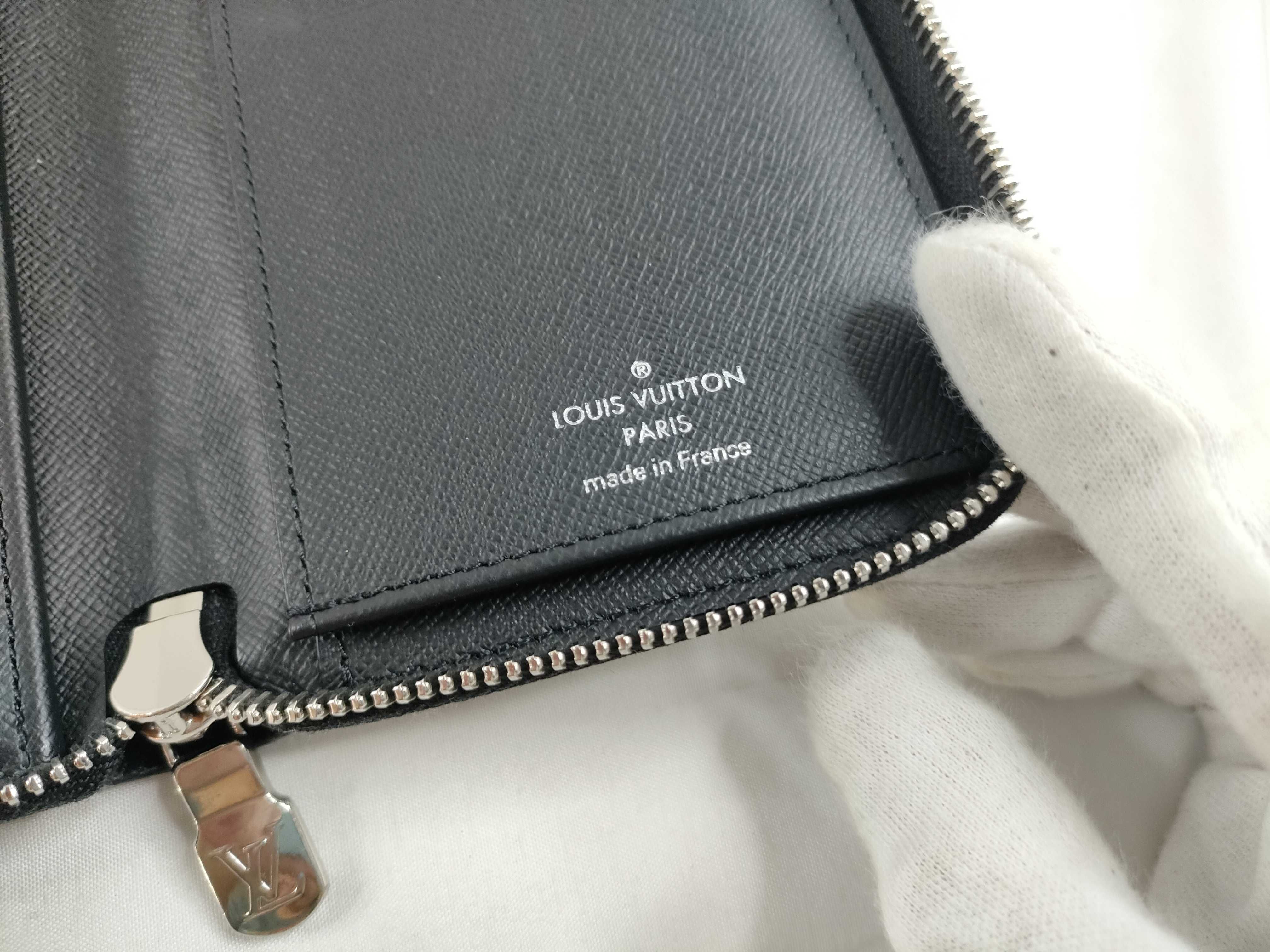Taiga Zippy Vertical Wallet with IC Tag and Silver Hardware — view 9
