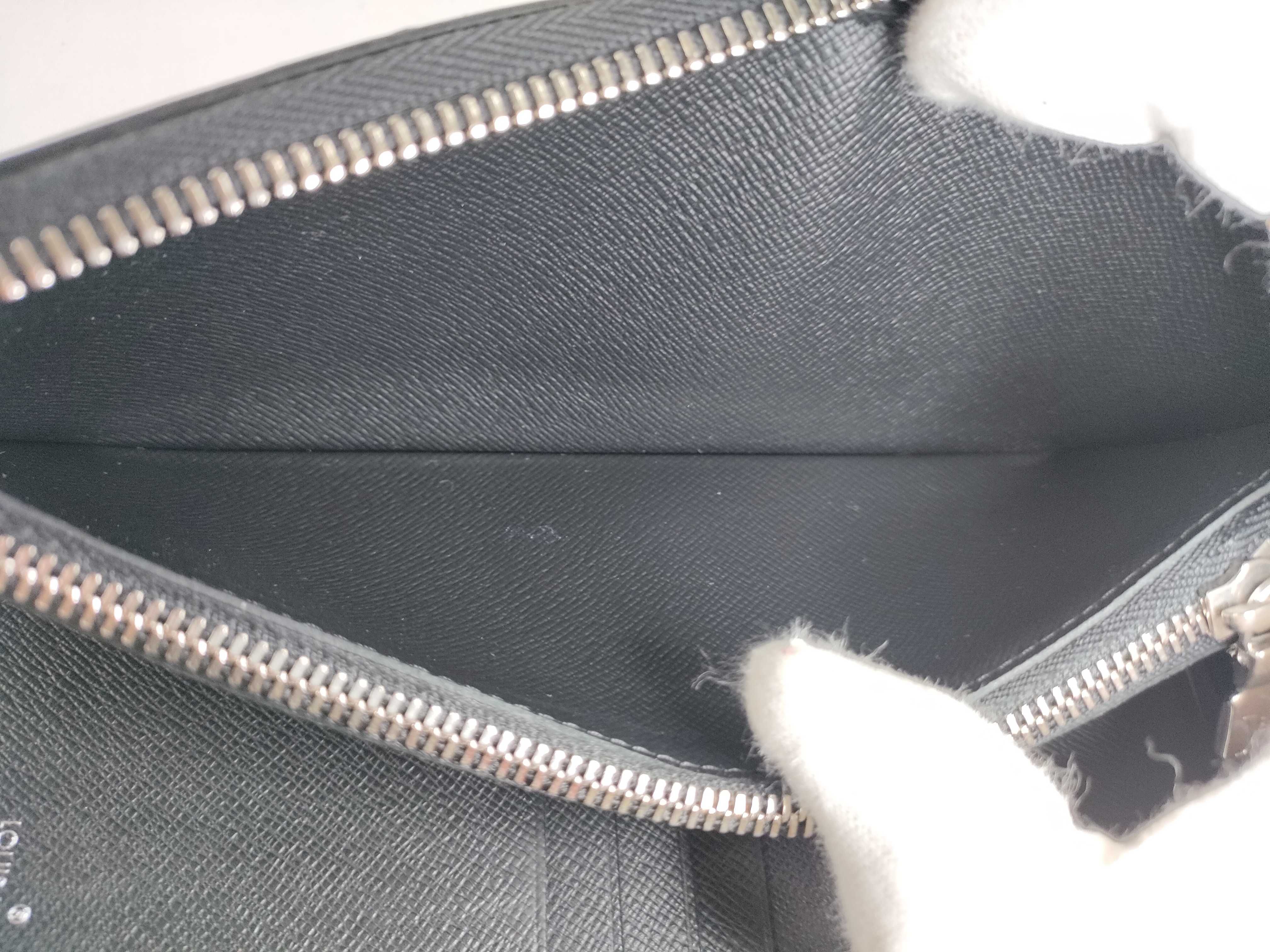 Taiga Zippy Vertical Wallet with IC Tag and Silver Hardware — view 10