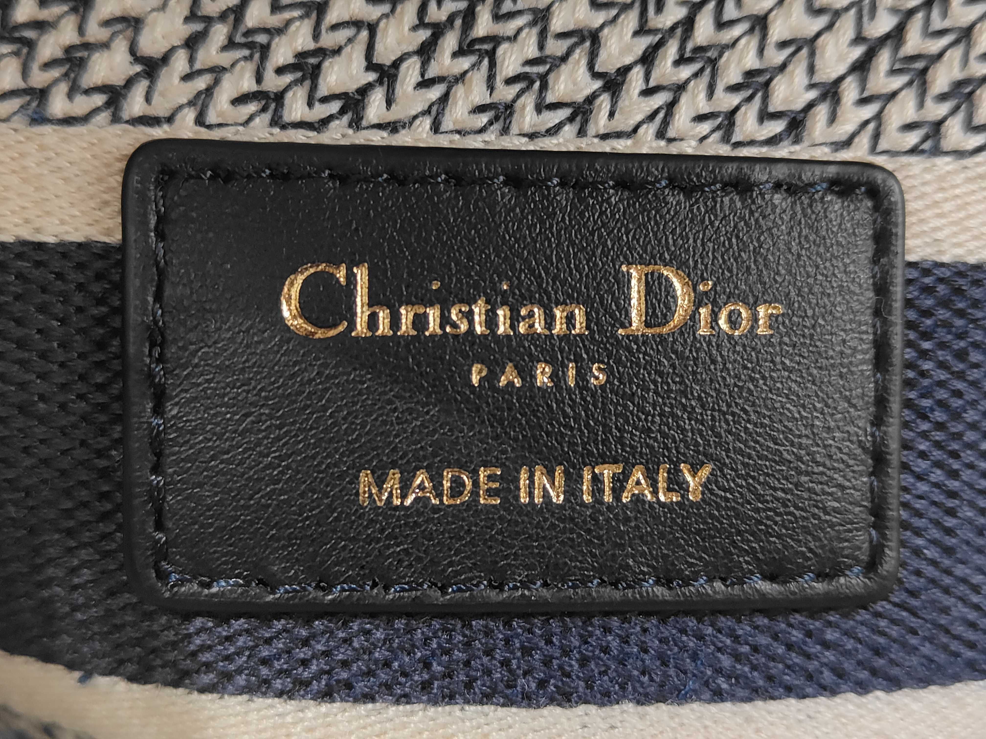 handbag, Lady Dior D-Lite 2-way shoulder bag — view 11