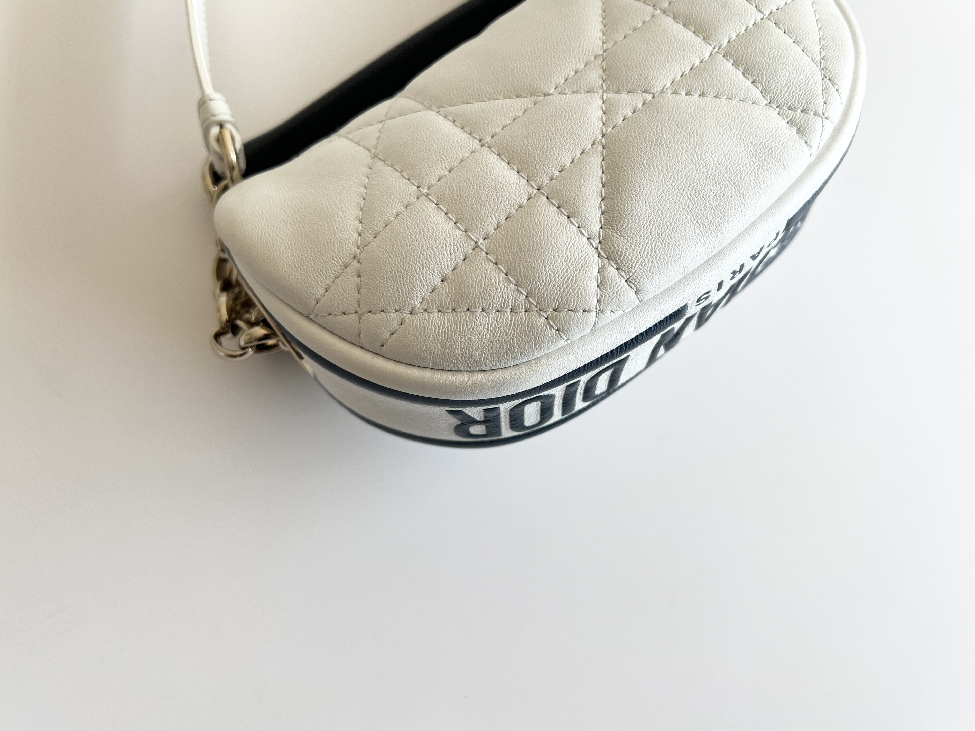 Vibe Quilted Leather Lambskin 2way Chain Handbag Shoulder Bag — view 11