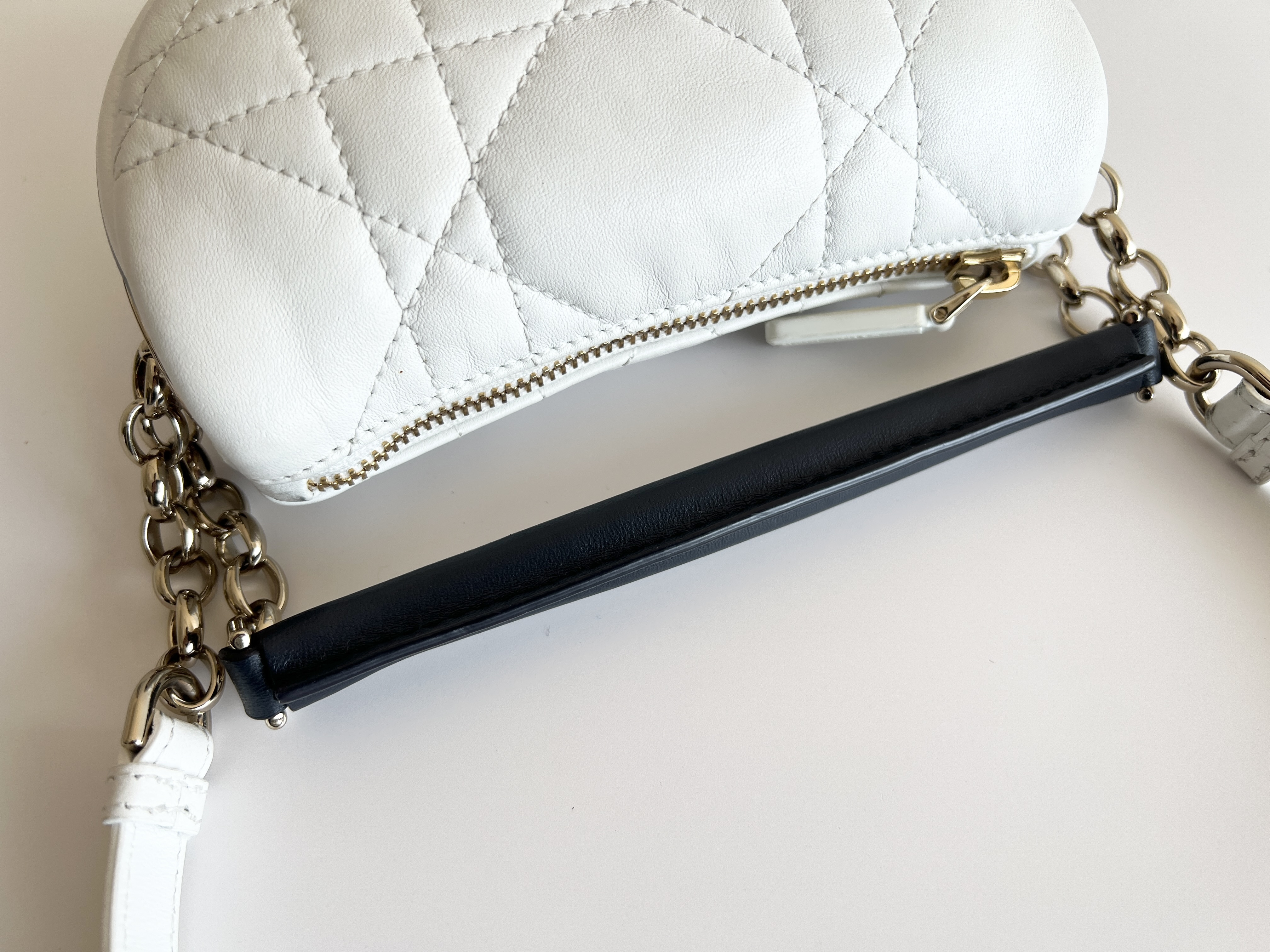 Vibe Quilted Leather Lambskin 2way Chain Handbag Shoulder Bag — view 4