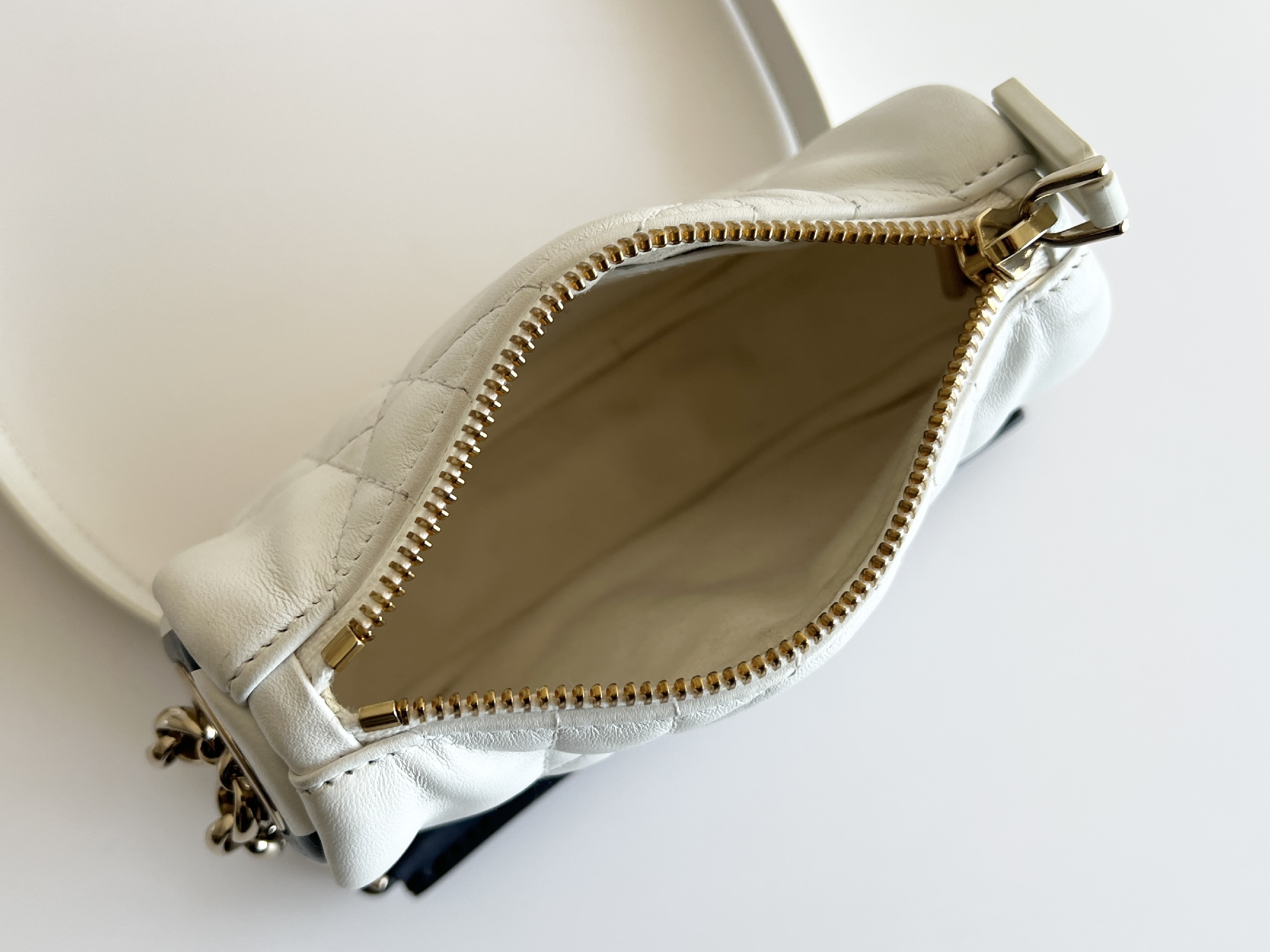 Vibe Quilted Leather Lambskin 2way Chain Handbag Shoulder Bag — view 5