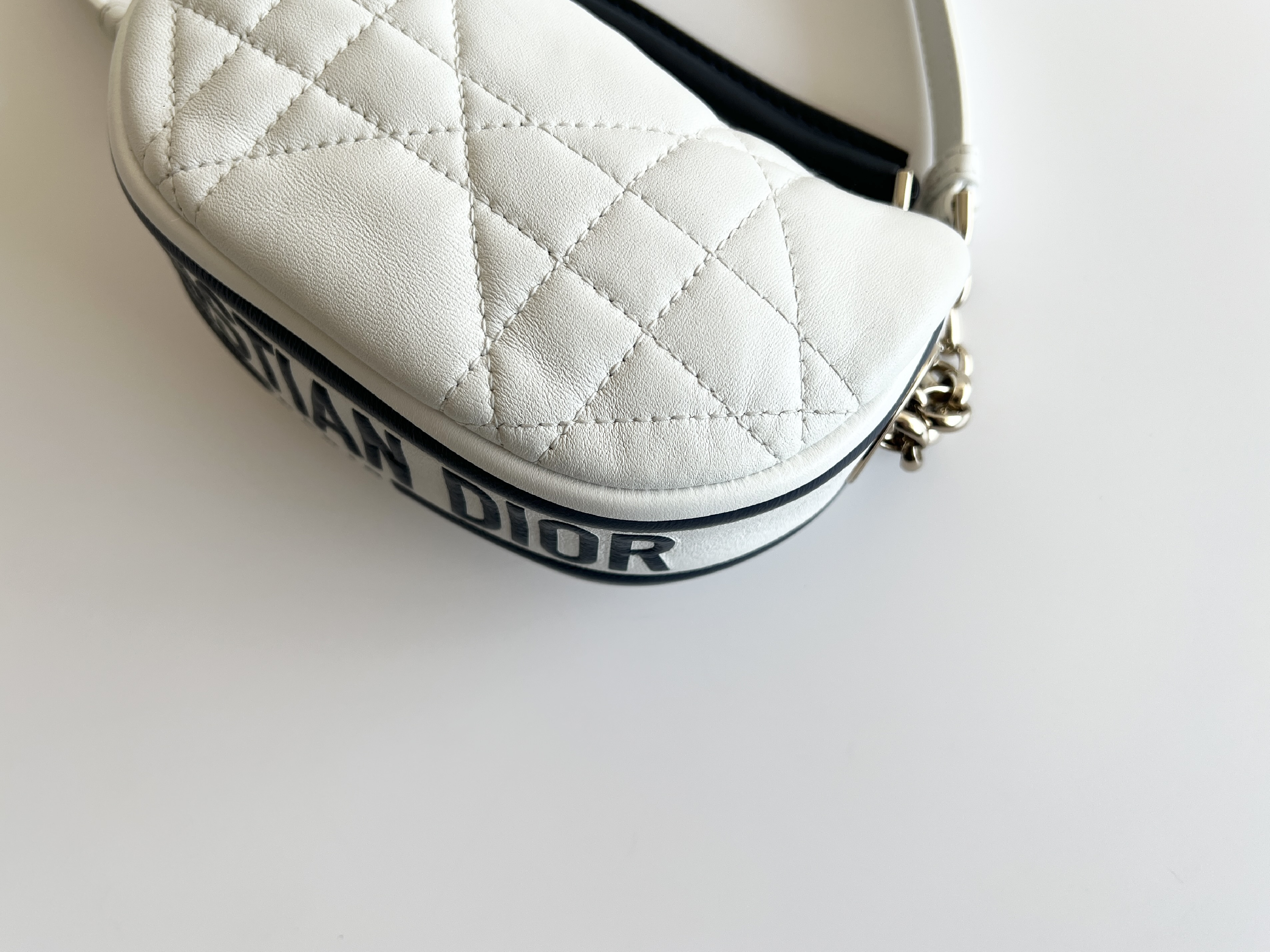 Vibe Quilted Leather Lambskin 2way Chain Handbag Shoulder Bag — view 10