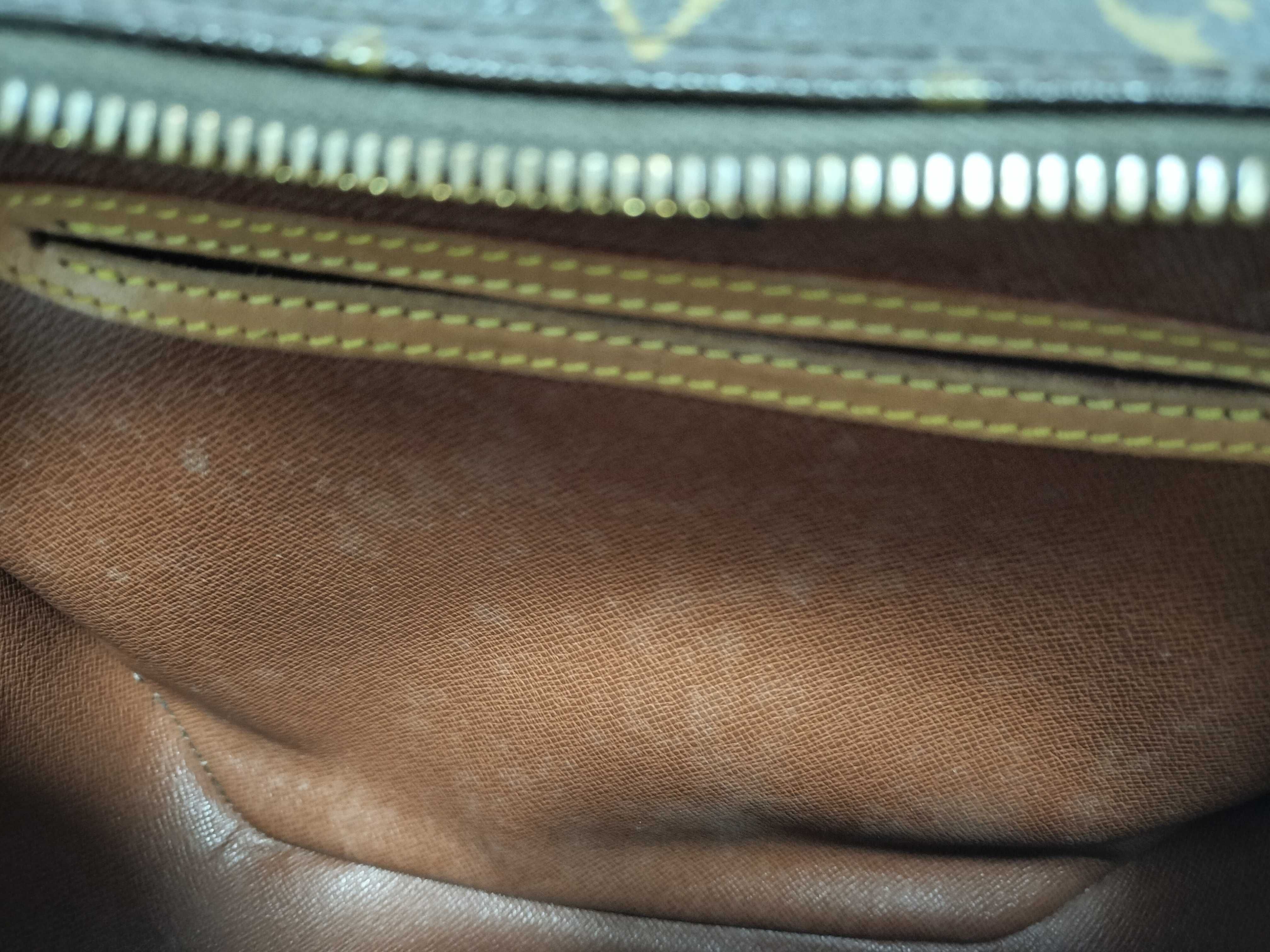 Monogram Louis Vuitton Monogram M51221 Blois Shoulder Bag (VO8163) Shoulder Bag — view 11