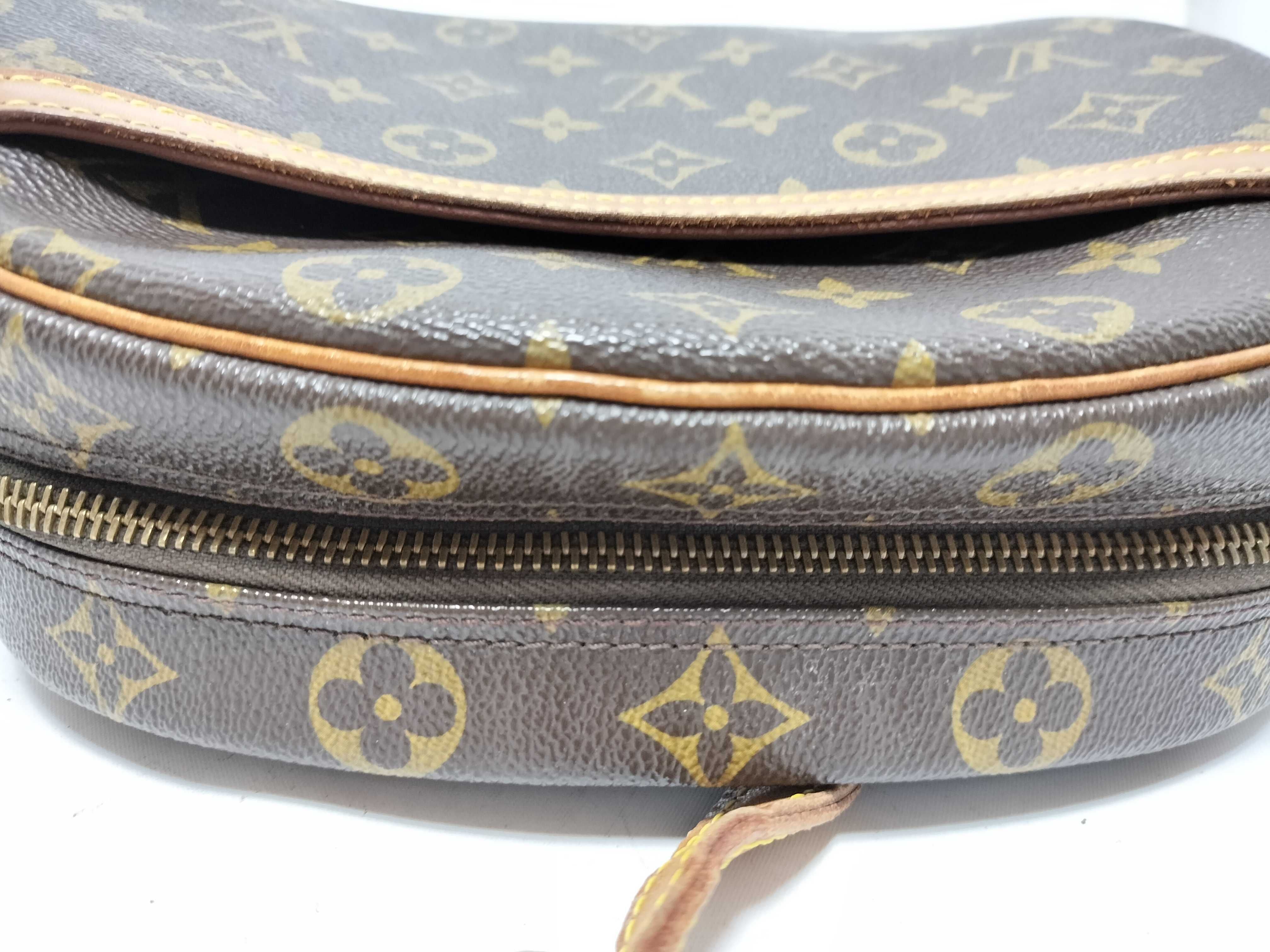 Monogram Louis Vuitton Monogram M51221 Blois Shoulder Bag (VO8163) Shoulder Bag — view 4