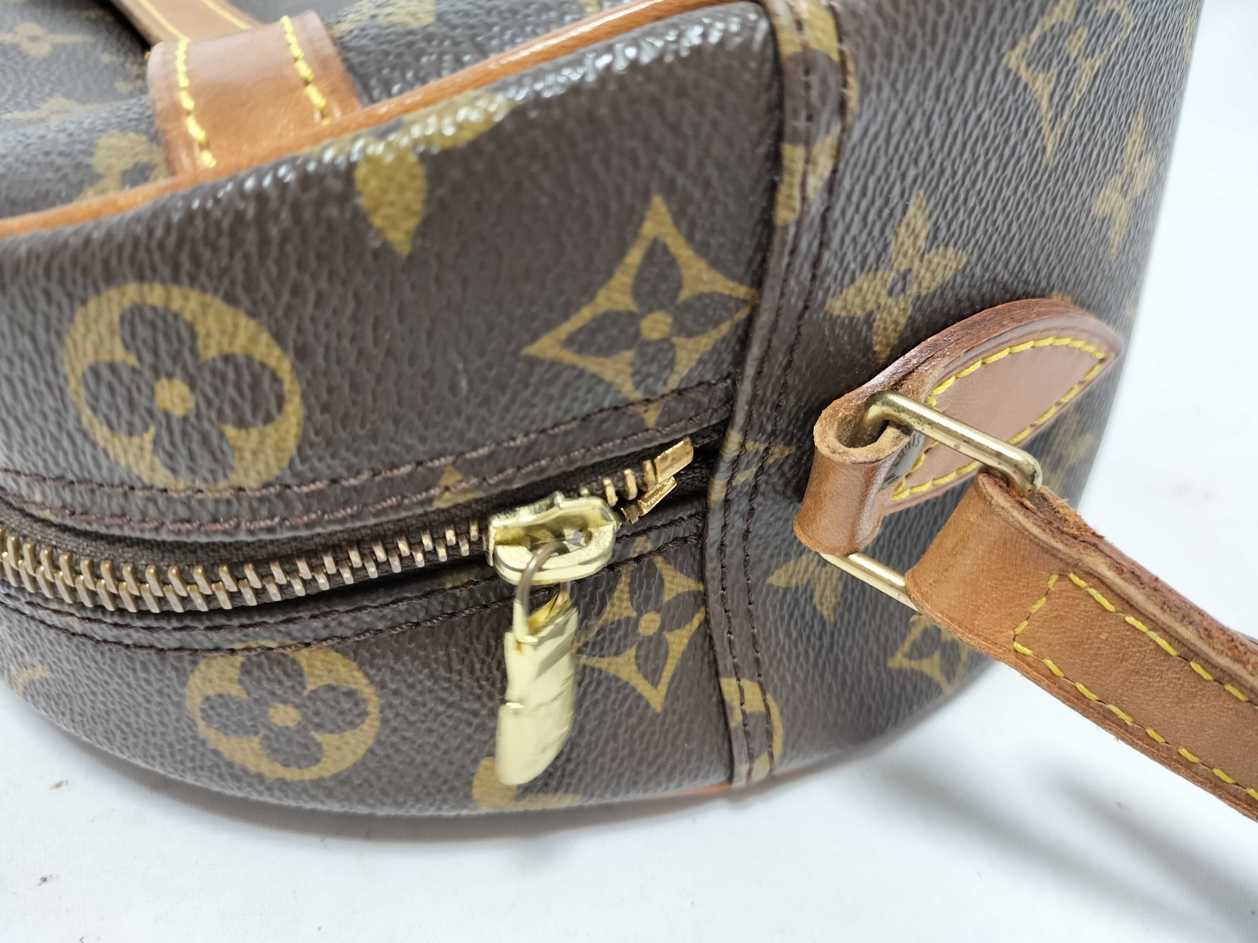 Monogram Louis Vuitton Monogram M51221 Blois Shoulder Bag (VO8163) Shoulder Bag — view 6