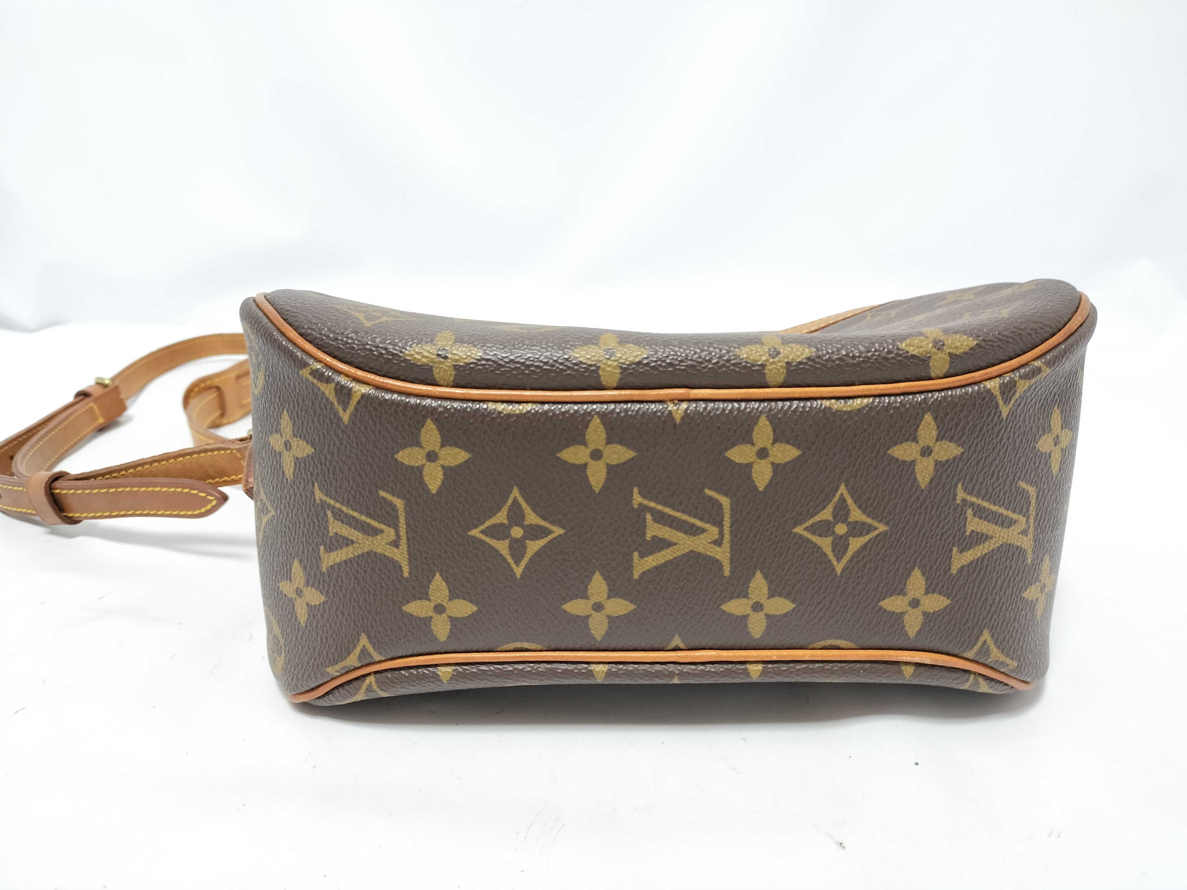 Monogram Louis Vuitton Monogram M51221 Blois Shoulder Bag (VO8163) Shoulder Bag — view 7