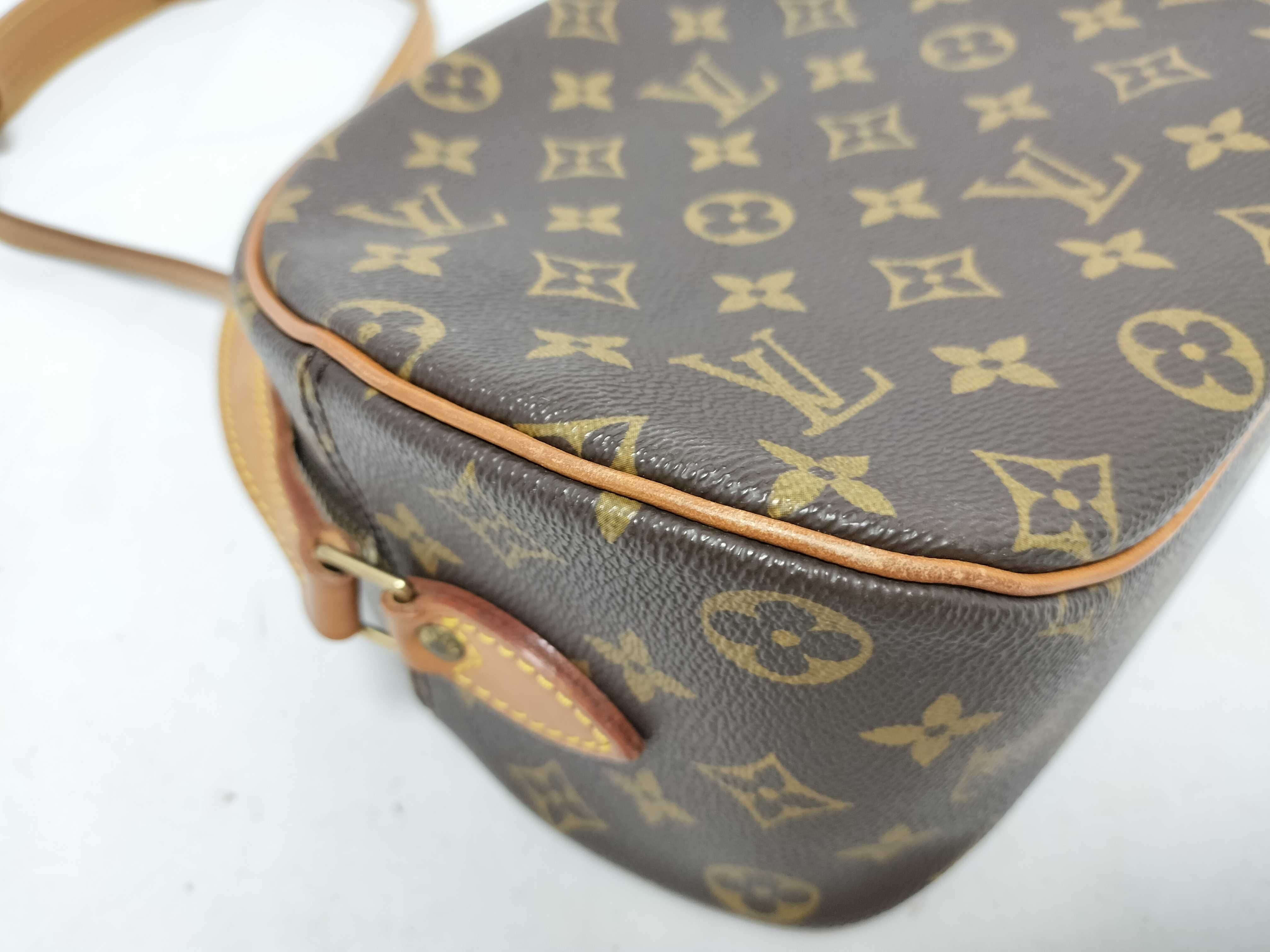 Monogram Louis Vuitton Monogram M51221 Blois Shoulder Bag (VO8163) Shoulder Bag — view 8