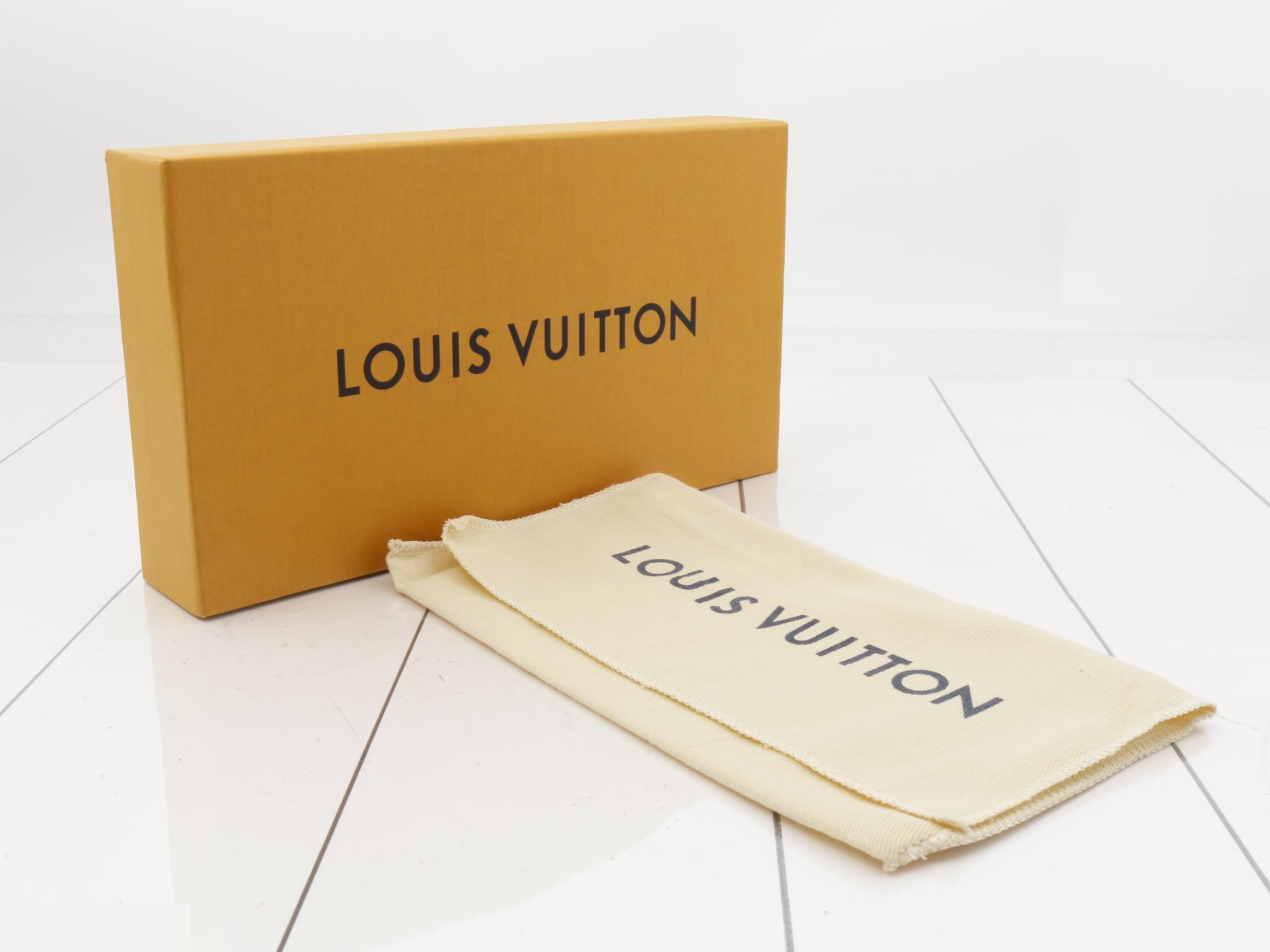 Vernis Zippy Wallet Long Wallet — view 5