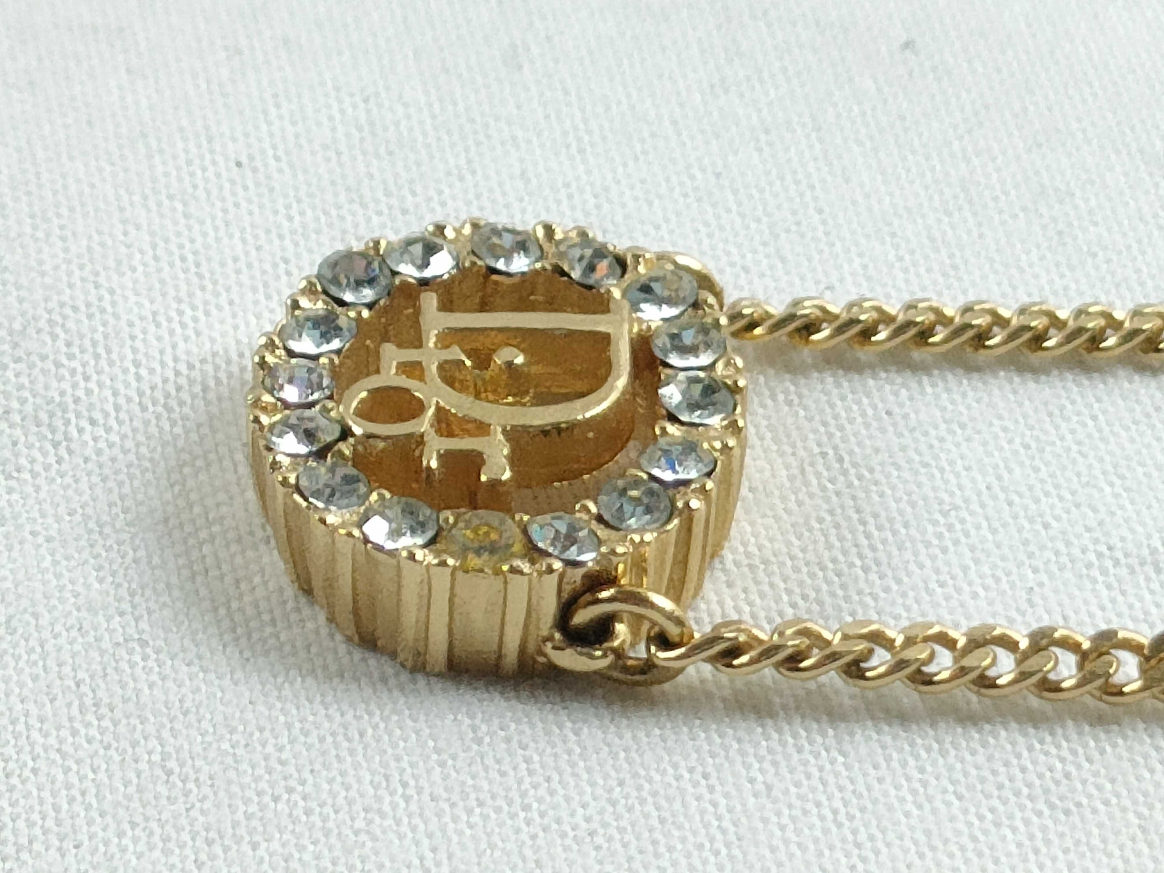 necklace — view 3