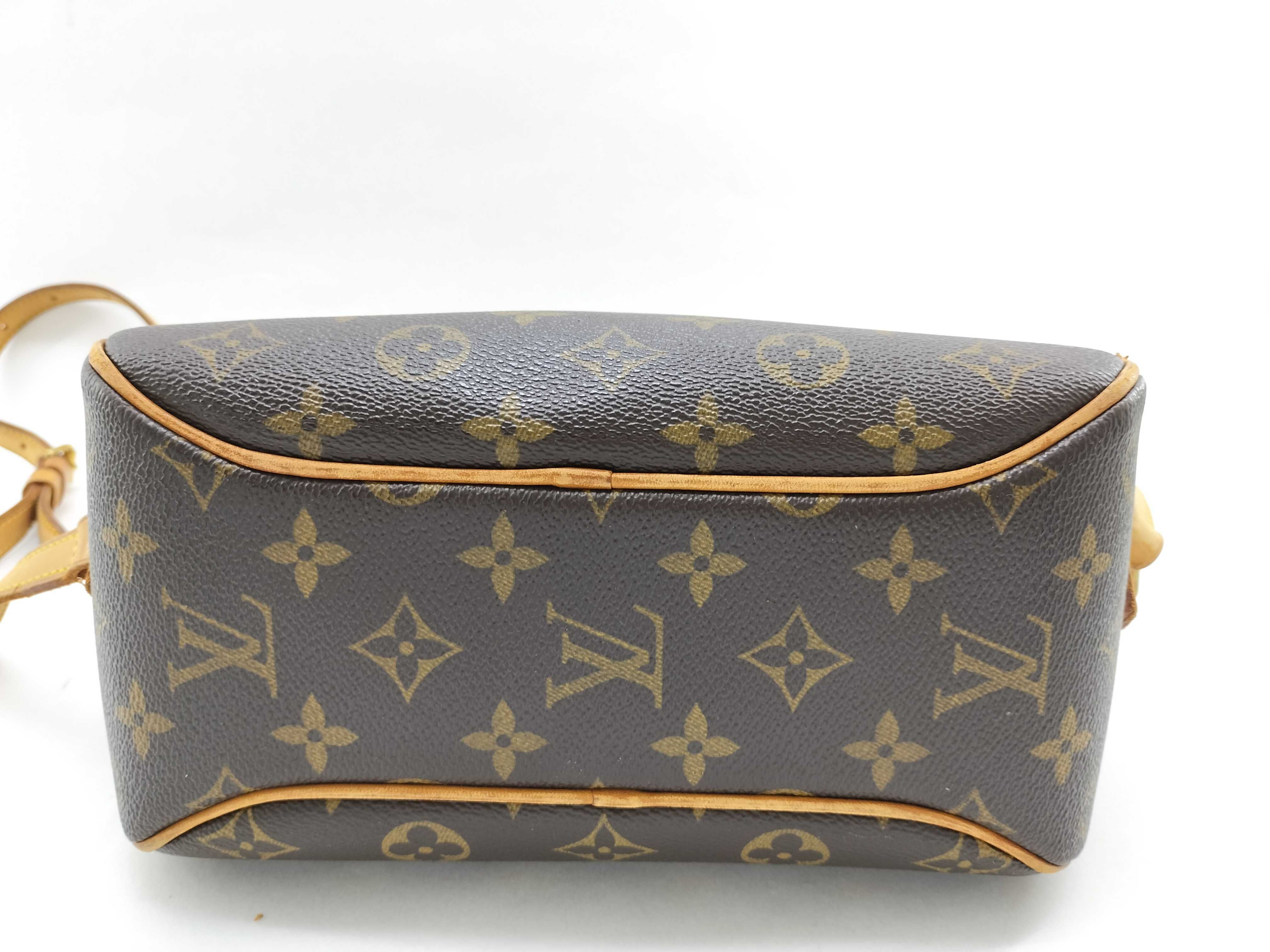 Monogram Blois Shoulder Bag (No Stickiness) — view 5