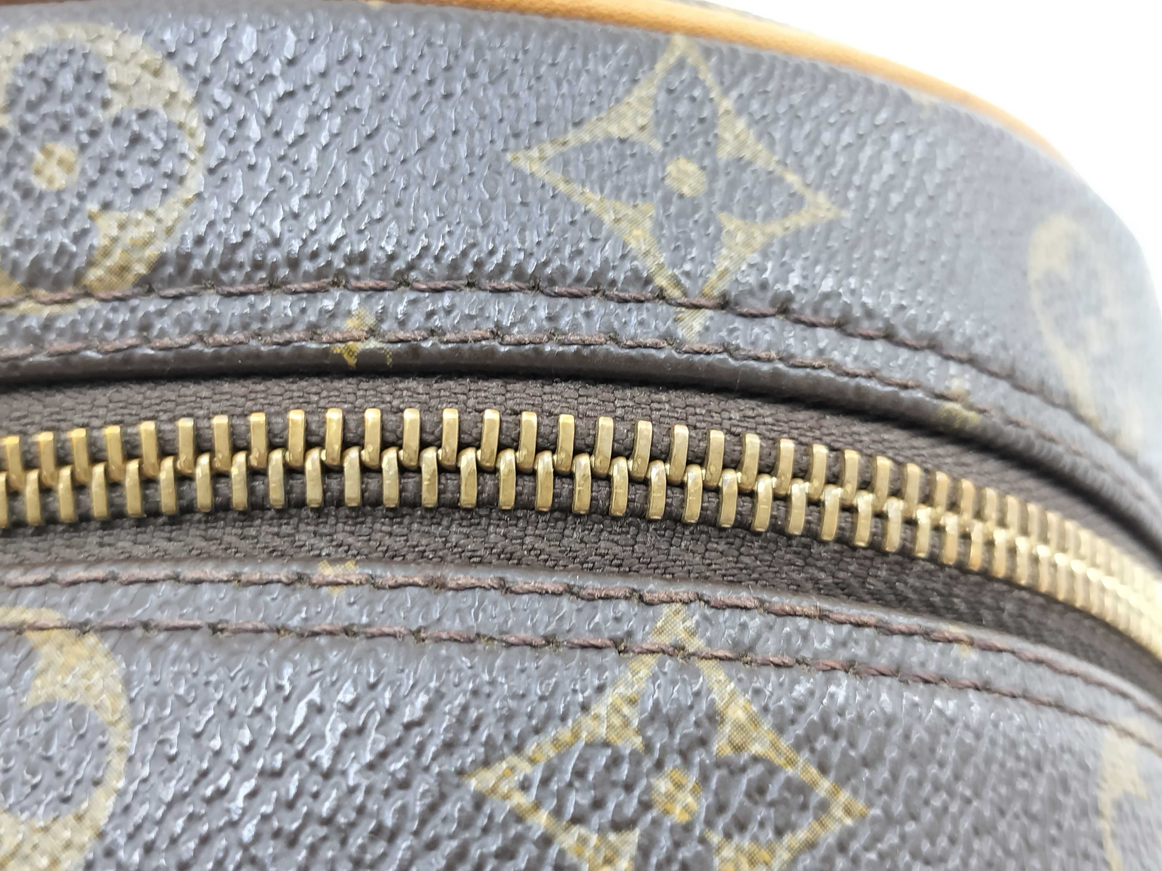 Monogram Blois Shoulder Bag (No Stickiness) — view 9