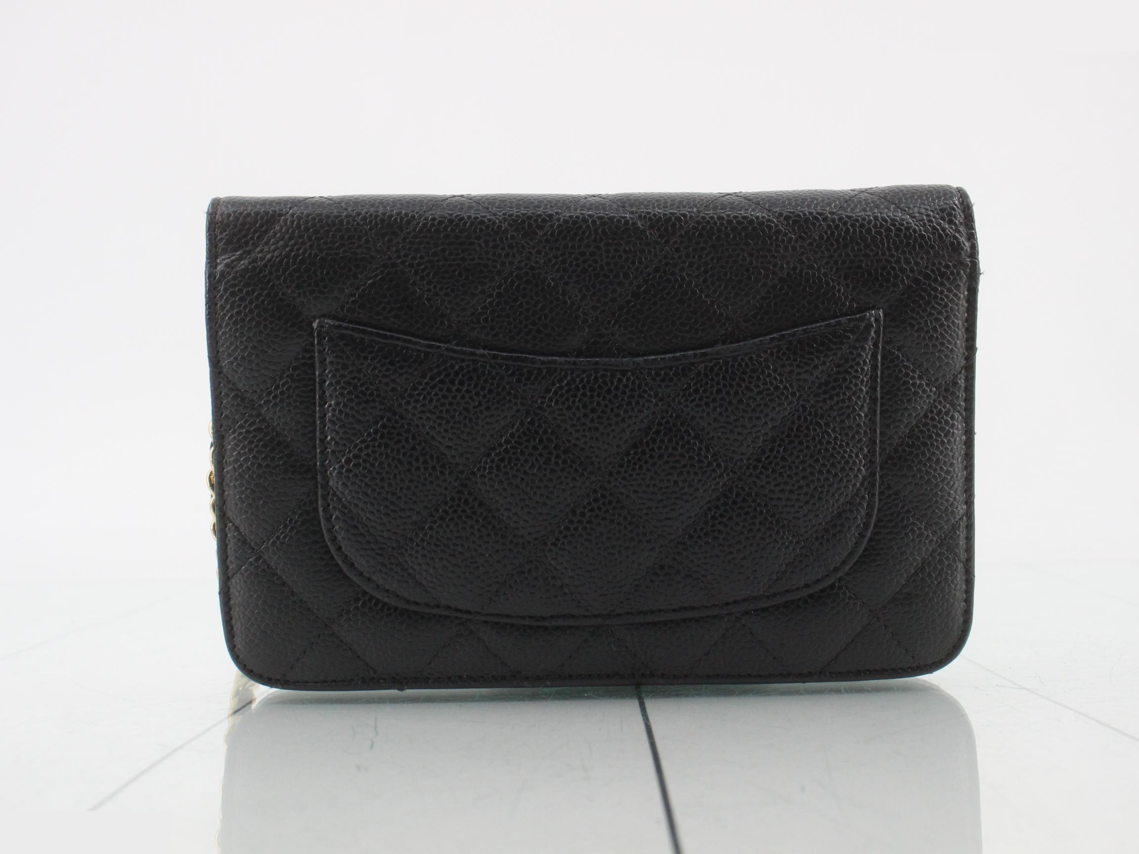 Caviar leather matelassé chain wallet — view 2